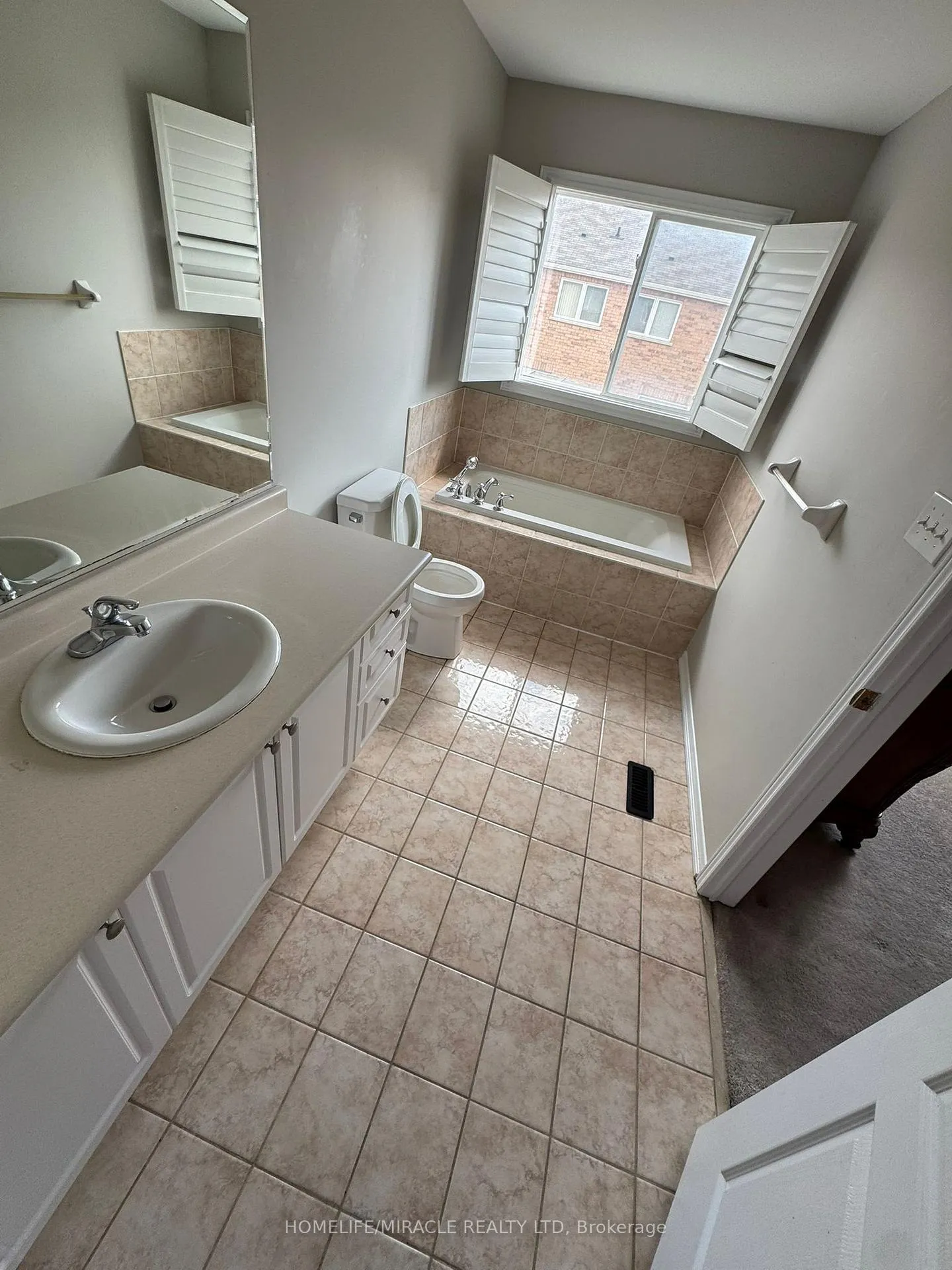 Photo 8 of 95 Sleightholme Crescent, Brampton, Bram East — HOMEH