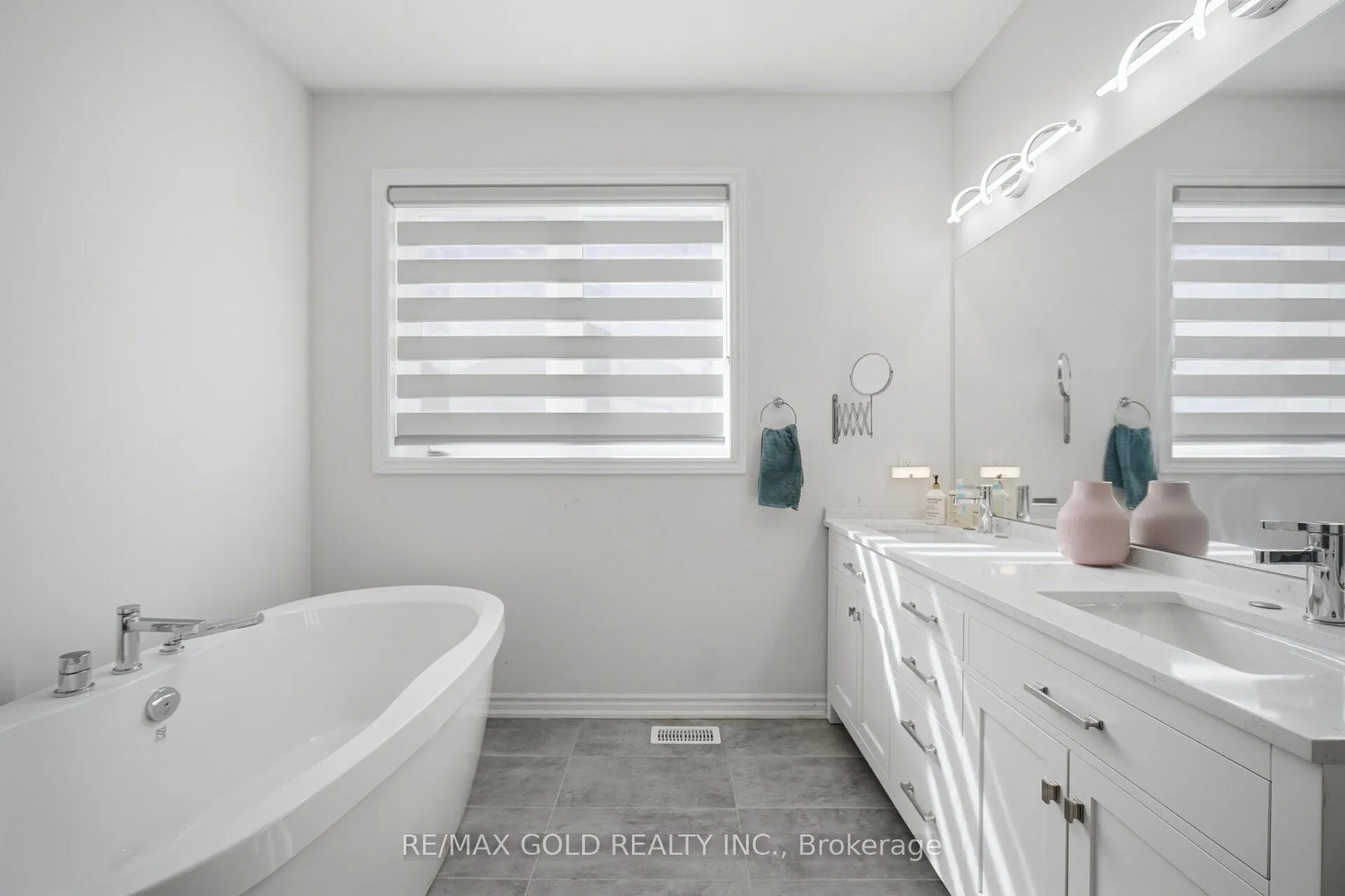 Photo 16 of 28 Calabria Drive, Caledon, Rural Caledon — HOMEH