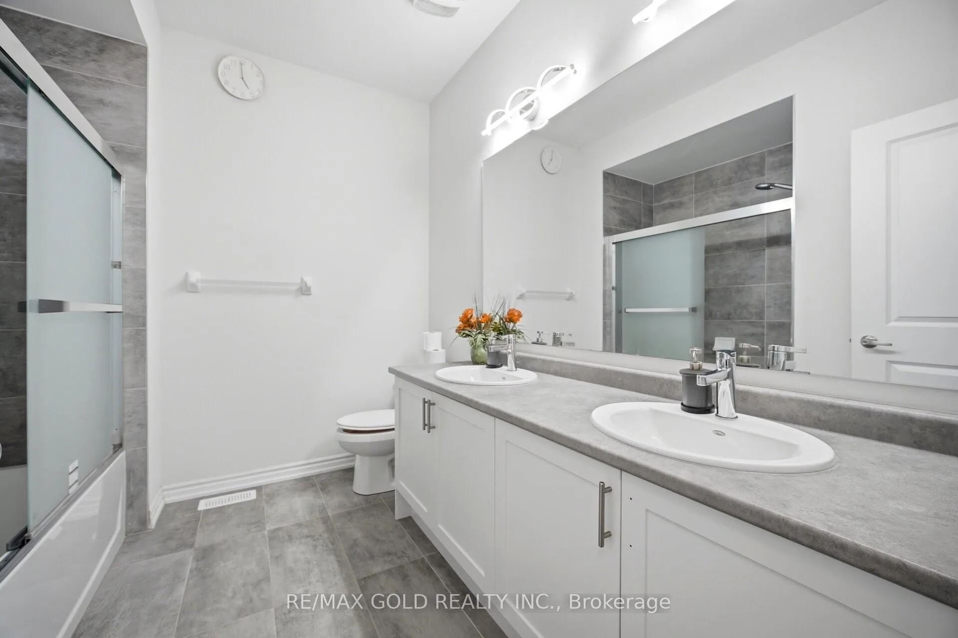 Photo 21 of 28 Calabria Drive, Caledon, Rural Caledon — HOMEH
