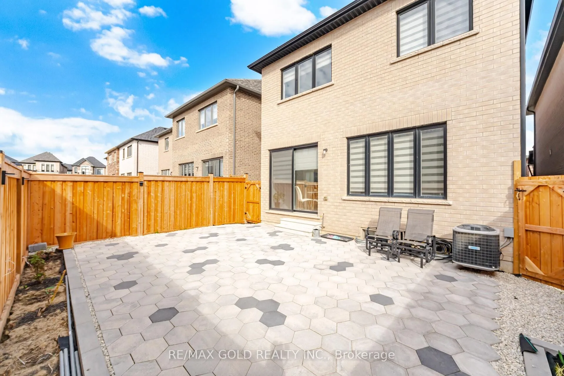 Photo 25 of 28 Calabria Drive, Caledon, Rural Caledon — HOMEH