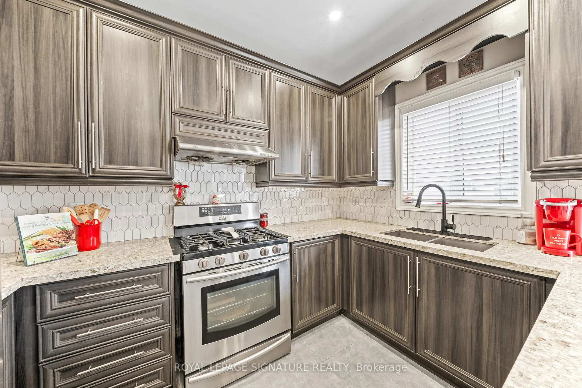 Photo 13 of 16 Clearjoy Street, Brampton, Madoc — HOMEH