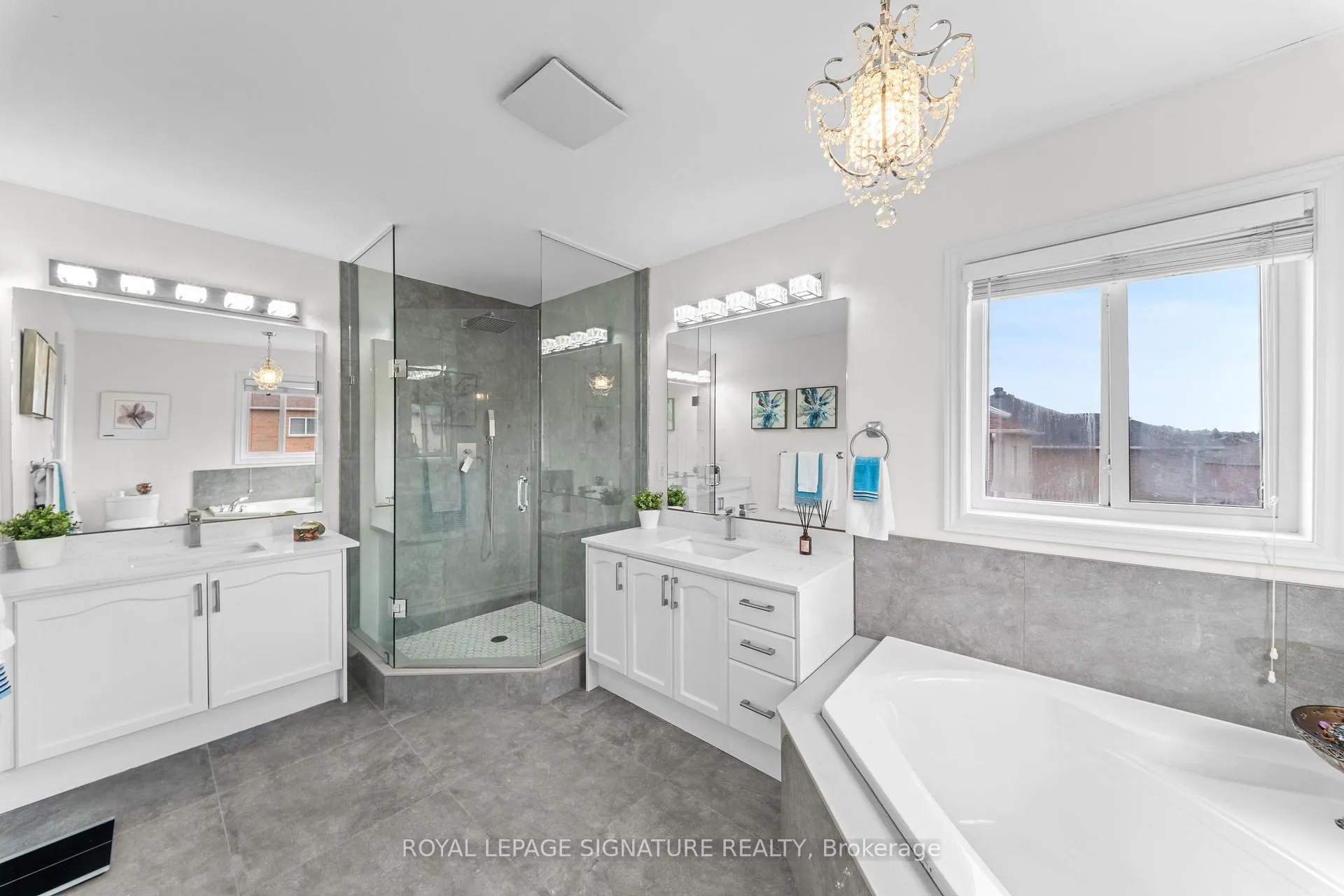Photo 19 of 16 Clearjoy Street, Brampton, Madoc — HOMEH