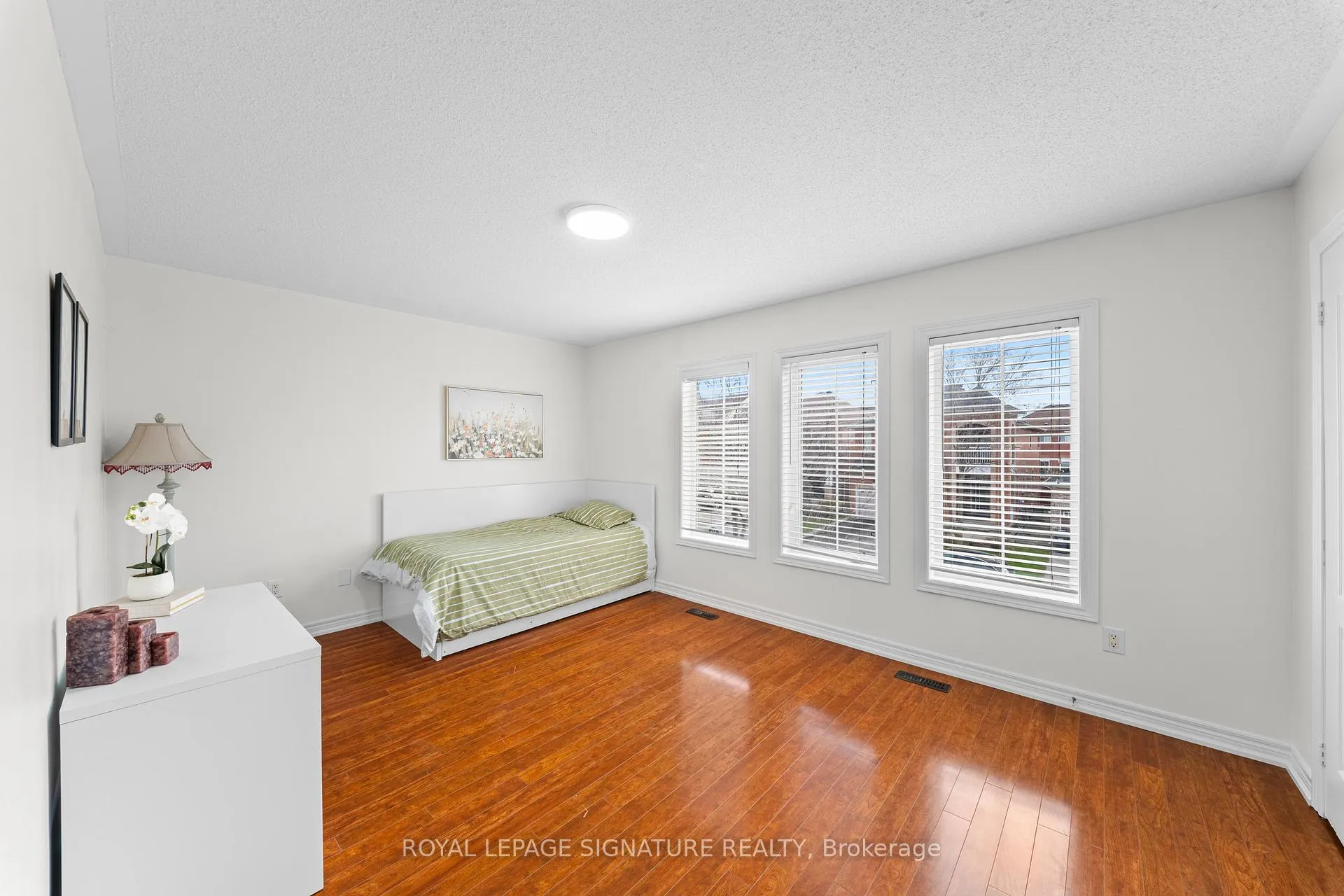 Photo 23 of 16 Clearjoy Street, Brampton, Madoc — HOMEH