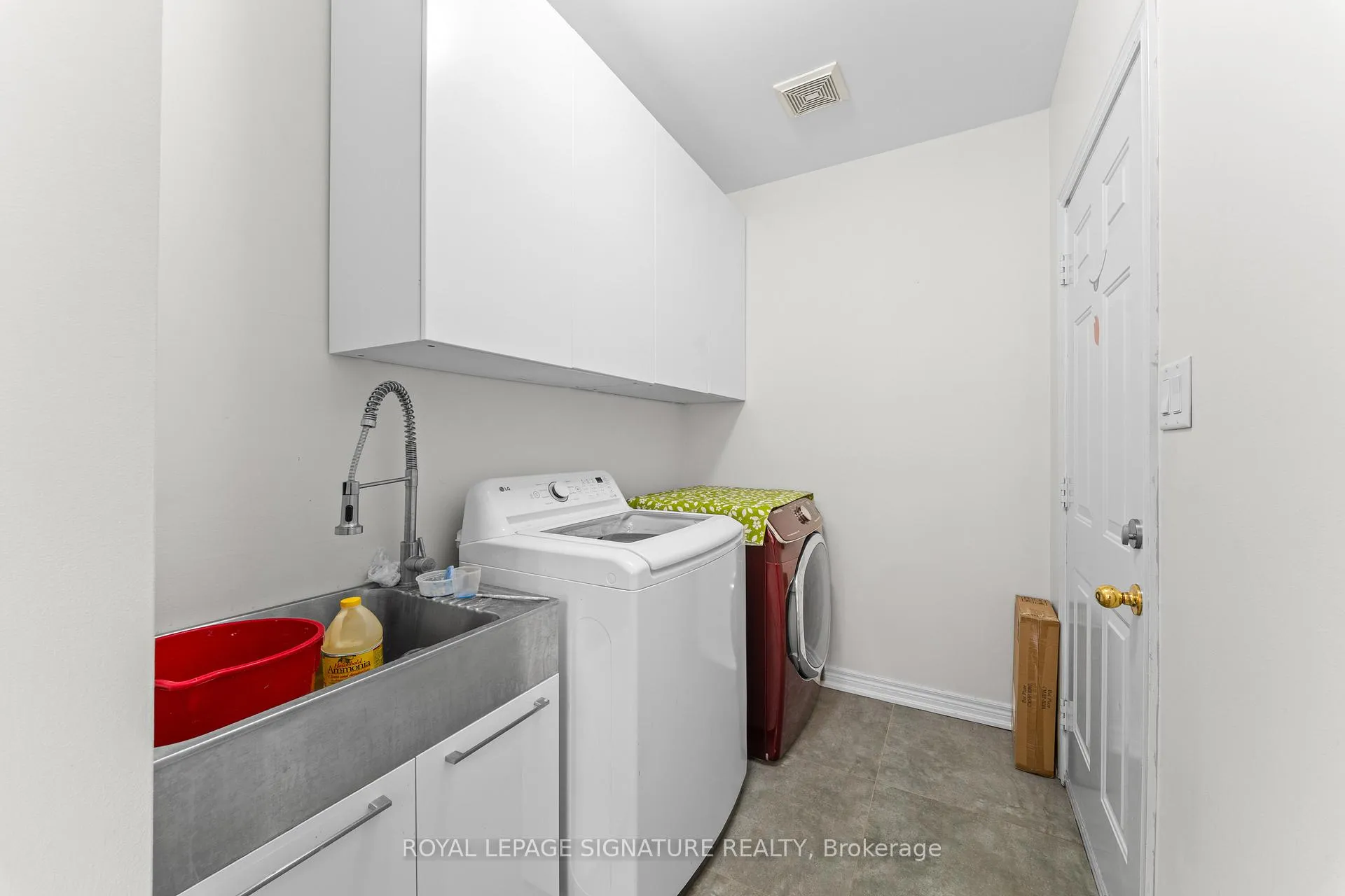 Photo 25 of 16 Clearjoy Street, Brampton, Madoc — HOMEH