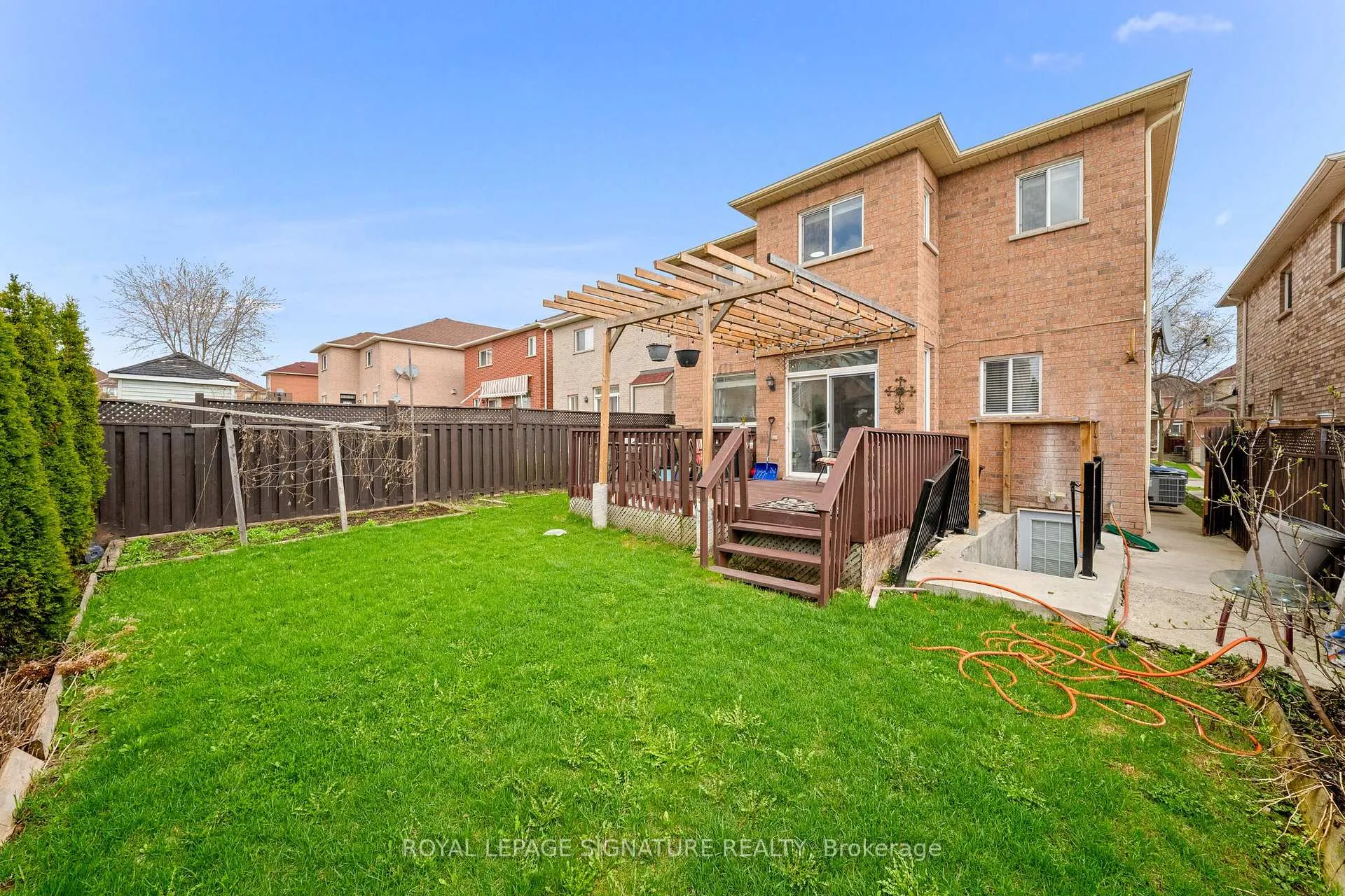 Photo 34 of 16 Clearjoy Street, Brampton, Madoc — HOMEH