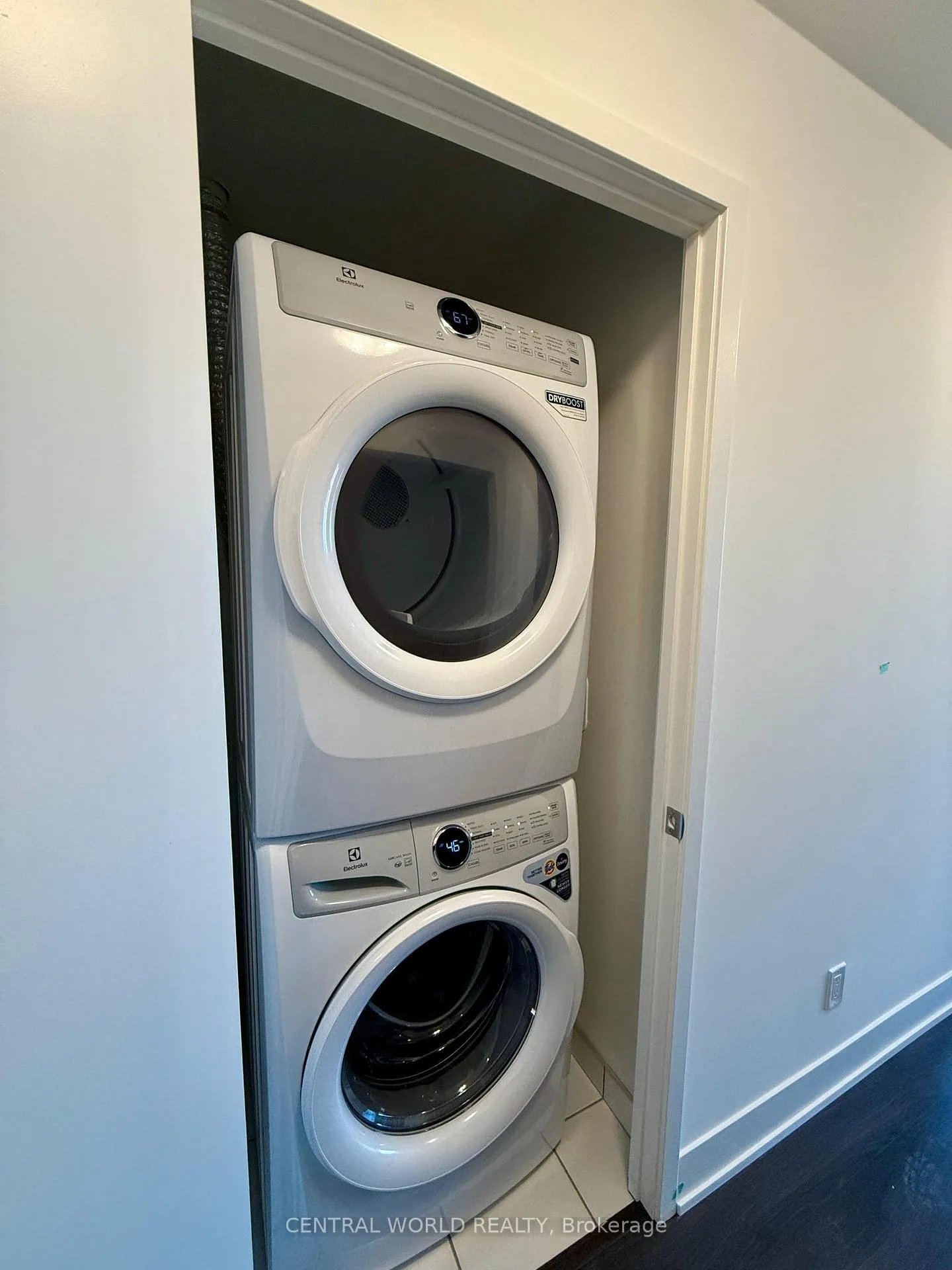 Photo 8 of Unit 1005, 38 Andre De Grasse Street, Markham, Unionville — HOMEH