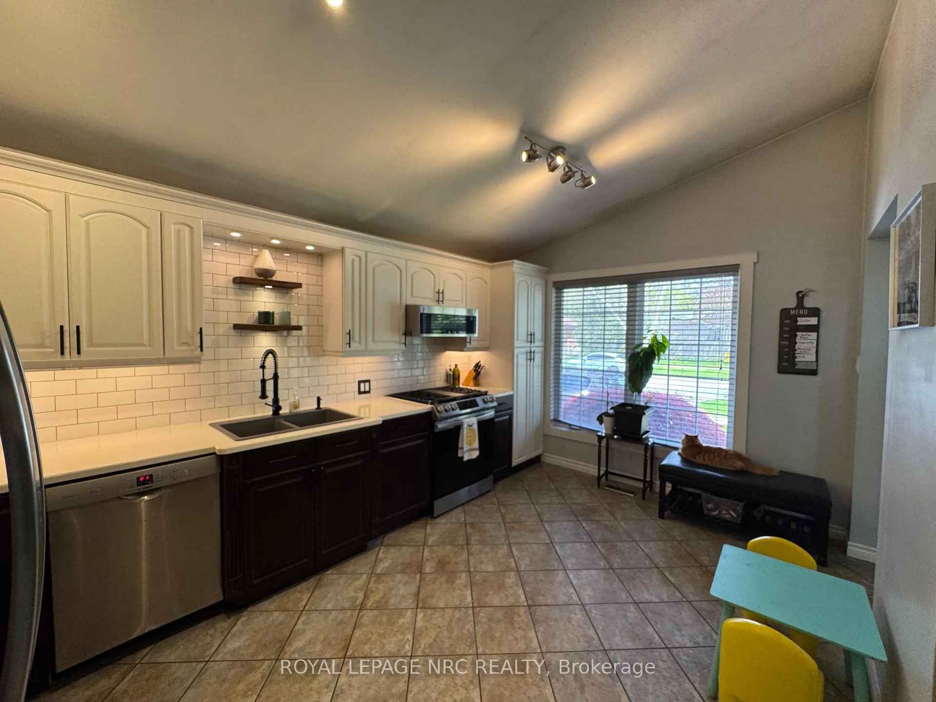 Photo 3 of 3 Clearview Heights, St. Catharines, Burleigh Hill — HOMEH