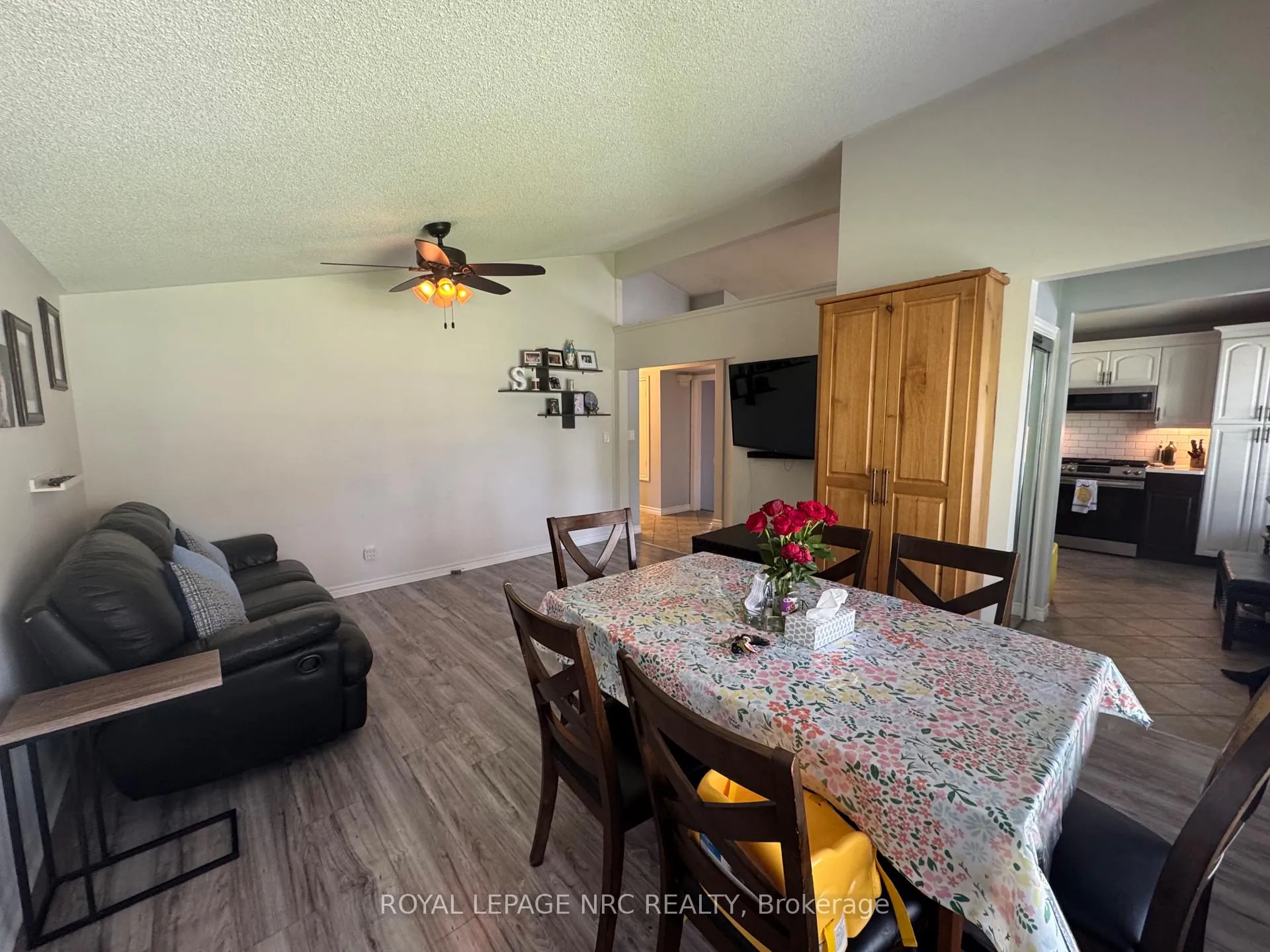 Photo 7 of 3 Clearview Heights, St. Catharines, Burleigh Hill — HOMEH