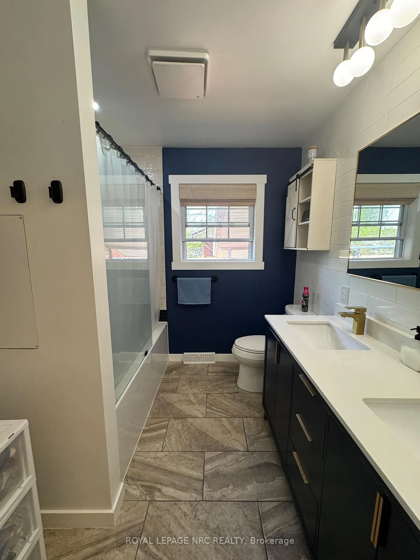Photo 11 of 3 Clearview Heights, St. Catharines, Burleigh Hill — HOMEH