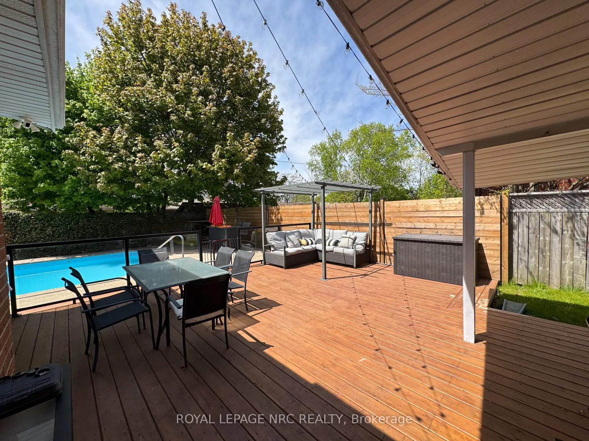 Photo 20 of 3 Clearview Heights, St. Catharines, Burleigh Hill — HOMEH