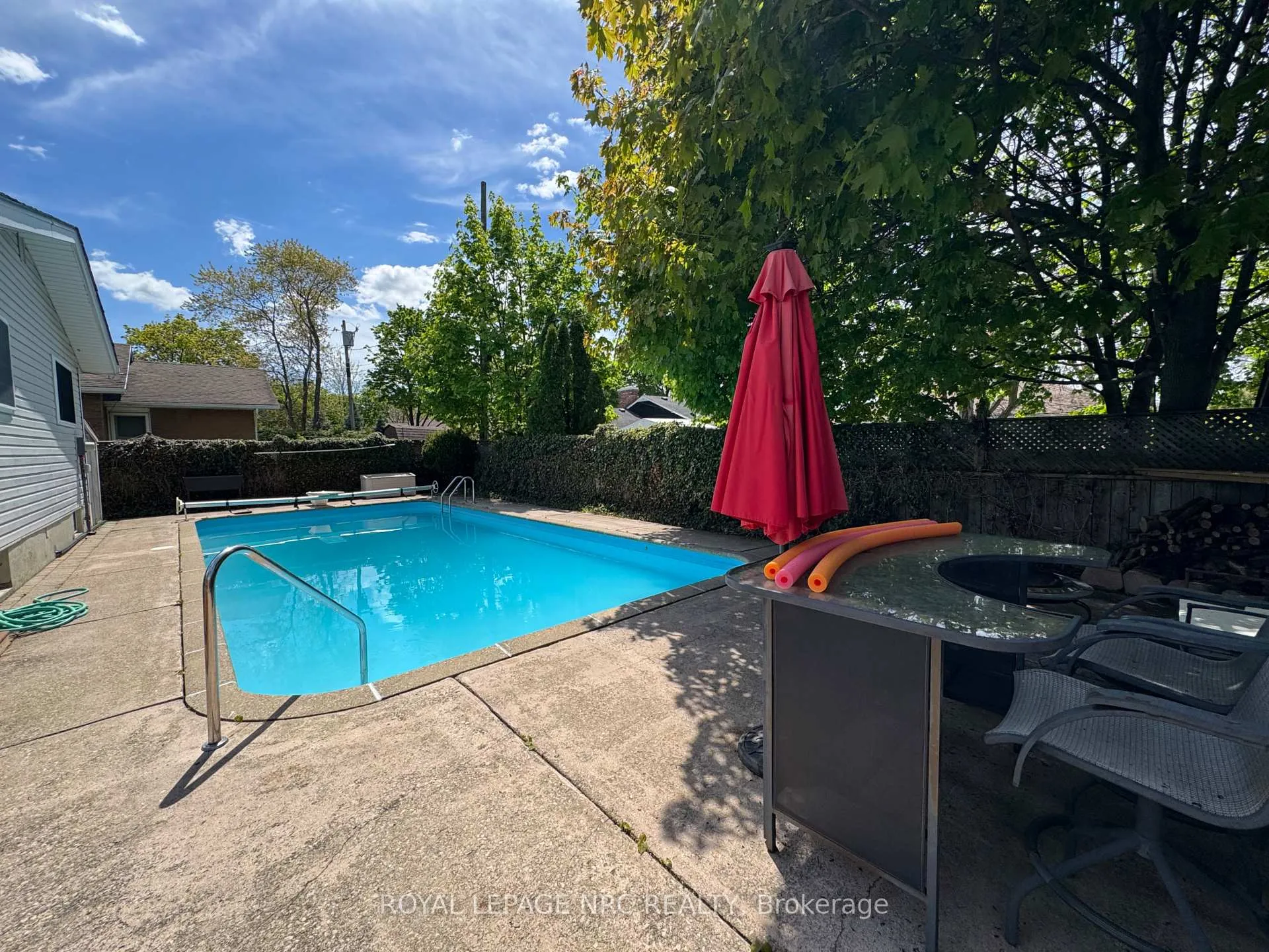 Photo 21 of 3 Clearview Heights, St. Catharines, Burleigh Hill — HOMEH