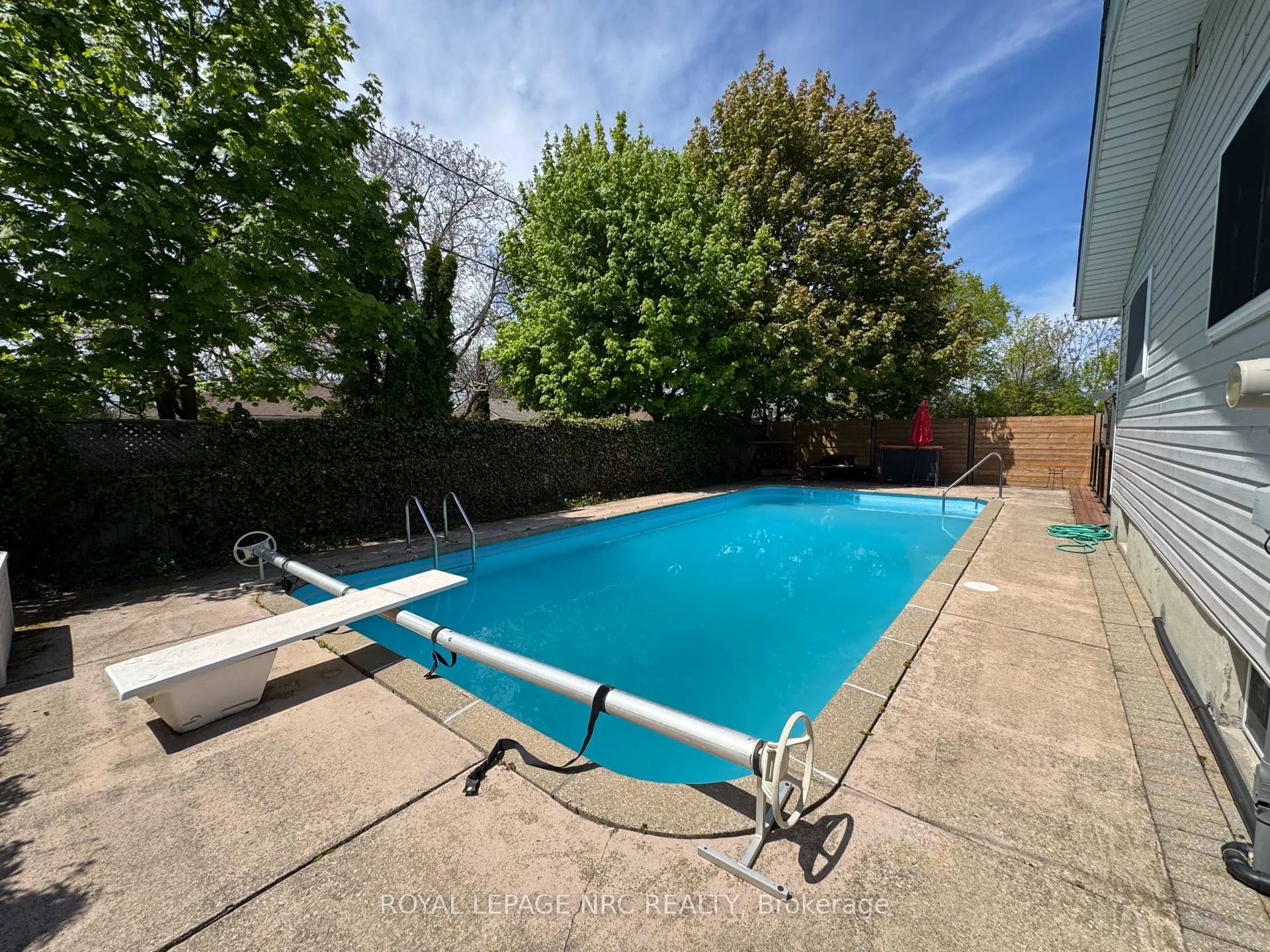Photo 22 of 3 Clearview Heights, St. Catharines, Burleigh Hill — HOMEH