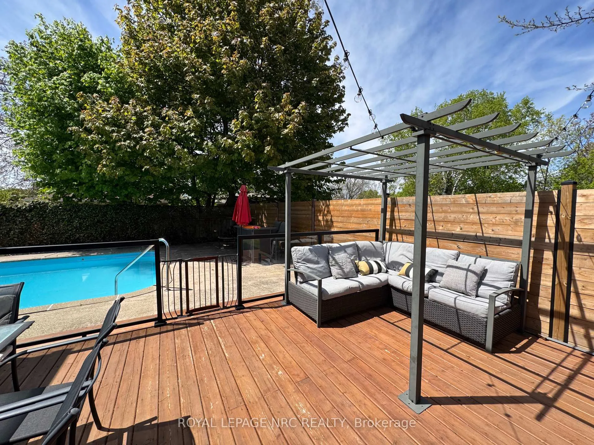 Photo 25 of 3 Clearview Heights, St. Catharines, Burleigh Hill — HOMEH