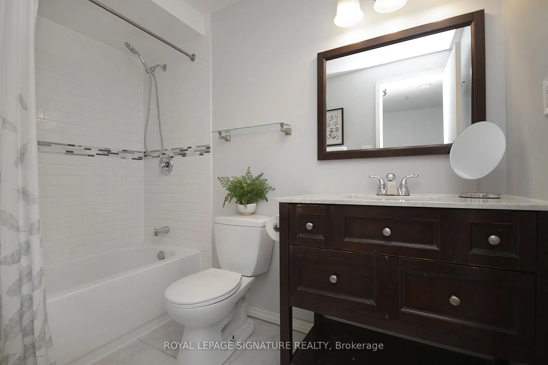 Photo 16 of 36 Lount Street, Toronto, Greenwood-Coxwell — HOMEH