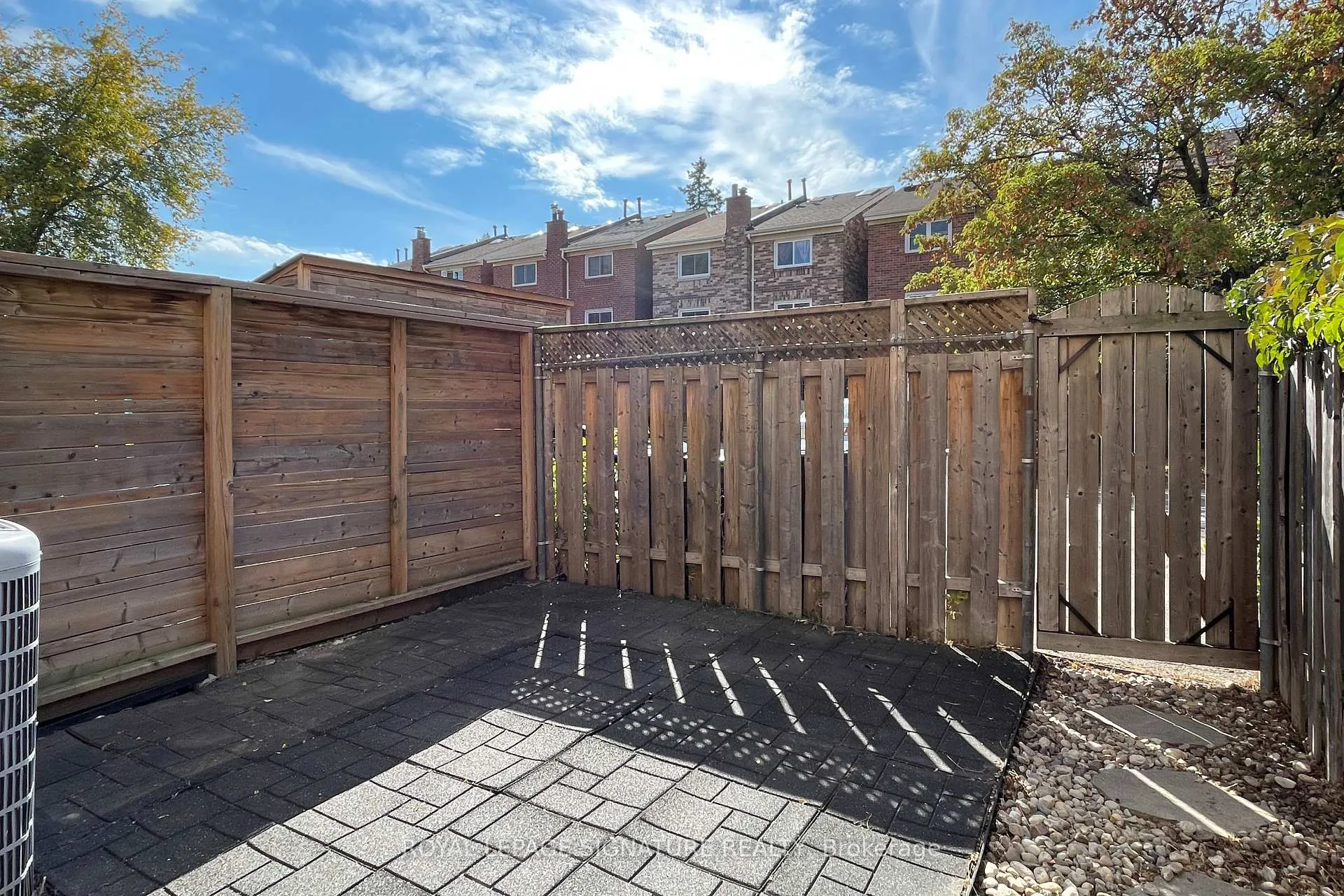Photo 21 of 36 Lount Street, Toronto, Greenwood-Coxwell — HOMEH