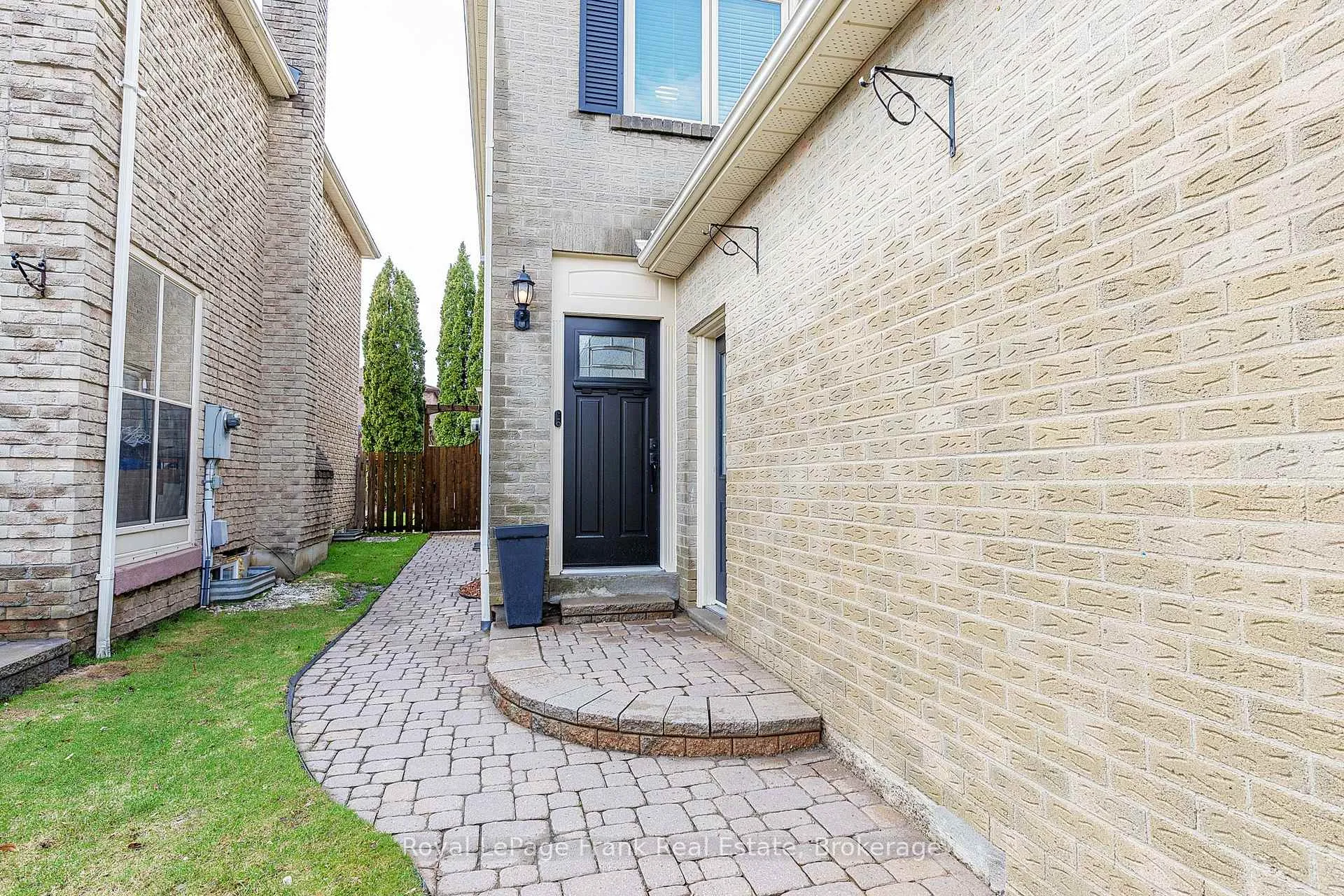 Photo 2 of 180 Chatfield Drive, Ajax, Central West — HOMEH