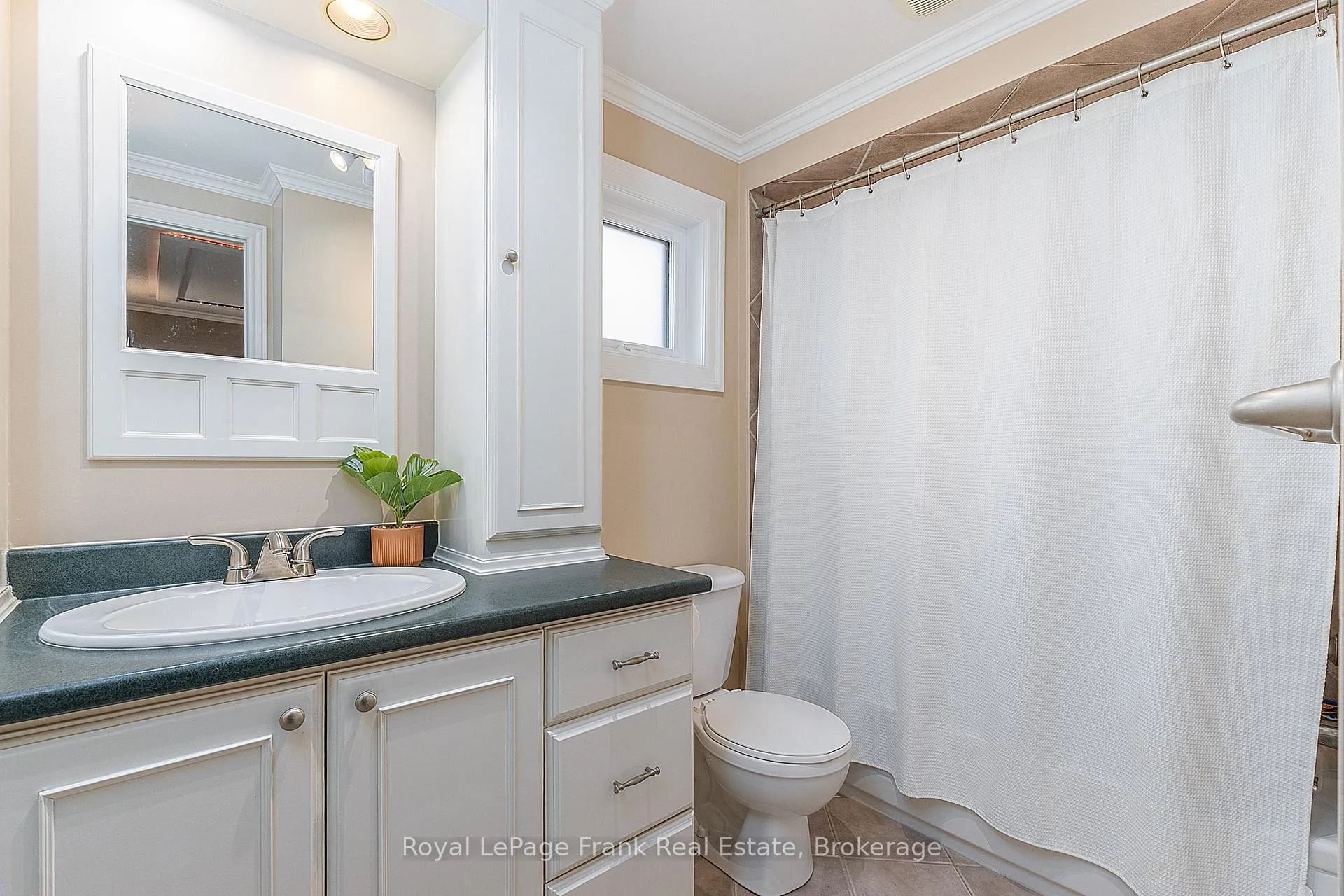 Photo 20 of 180 Chatfield Drive, Ajax, Central West — HOMEH