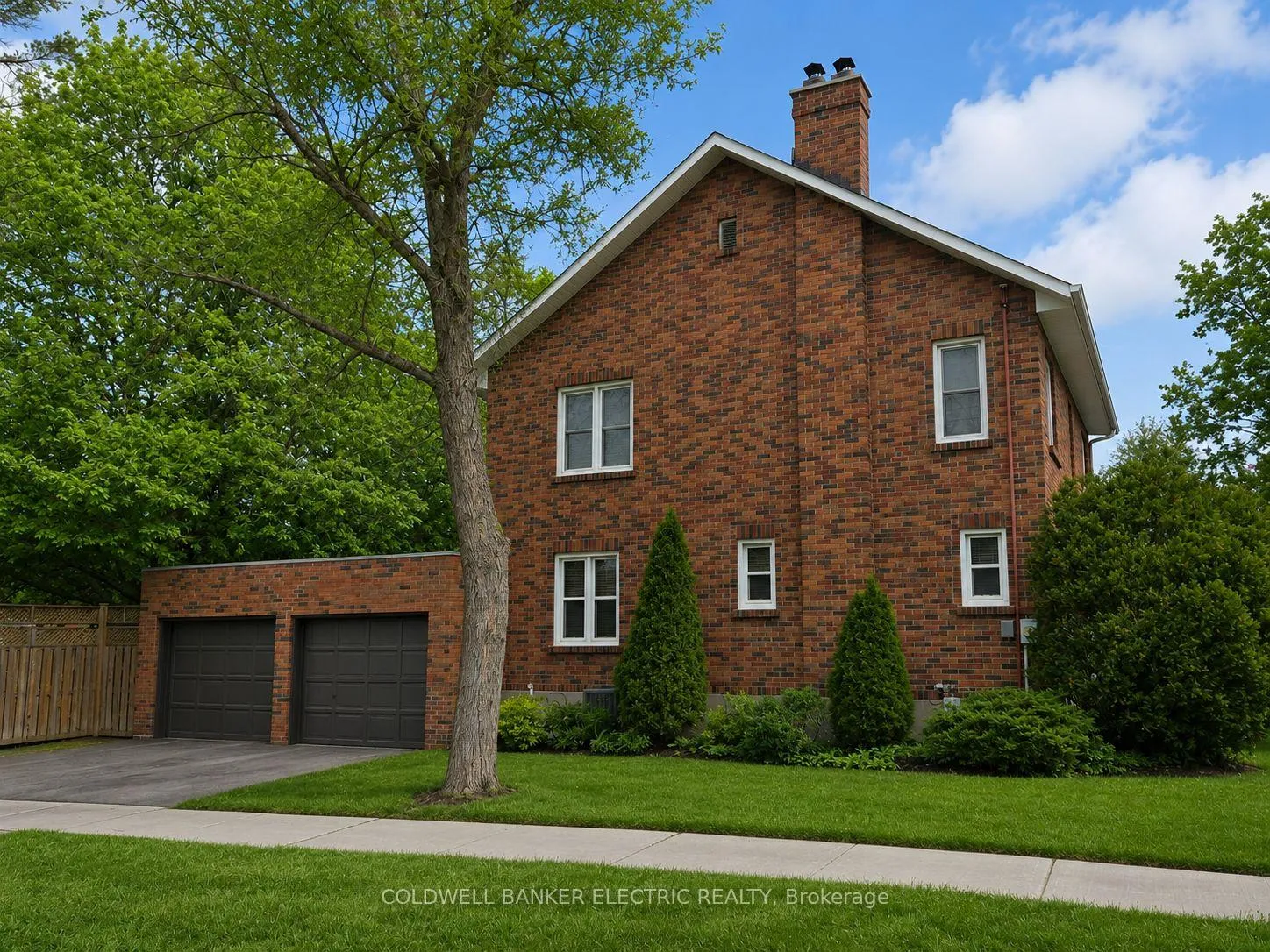 Photo 3 of 230 Geraldine Avenue, Peterborough, Northcrest Ward 5 — HOMEH
