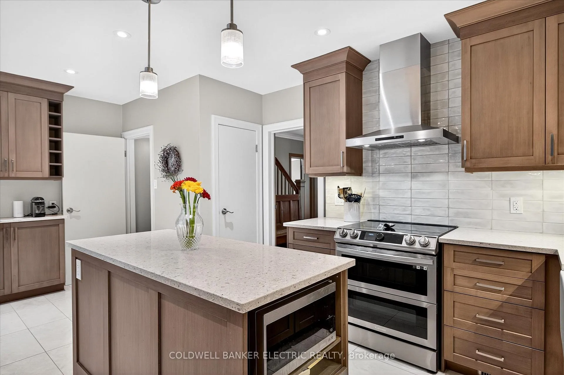 Photo 13 of 230 Geraldine Avenue, Peterborough, Northcrest Ward 5 — HOMEH