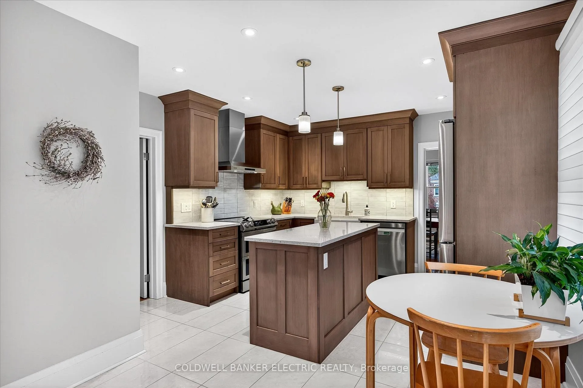 Photo 15 of 230 Geraldine Avenue, Peterborough, Northcrest Ward 5 — HOMEH