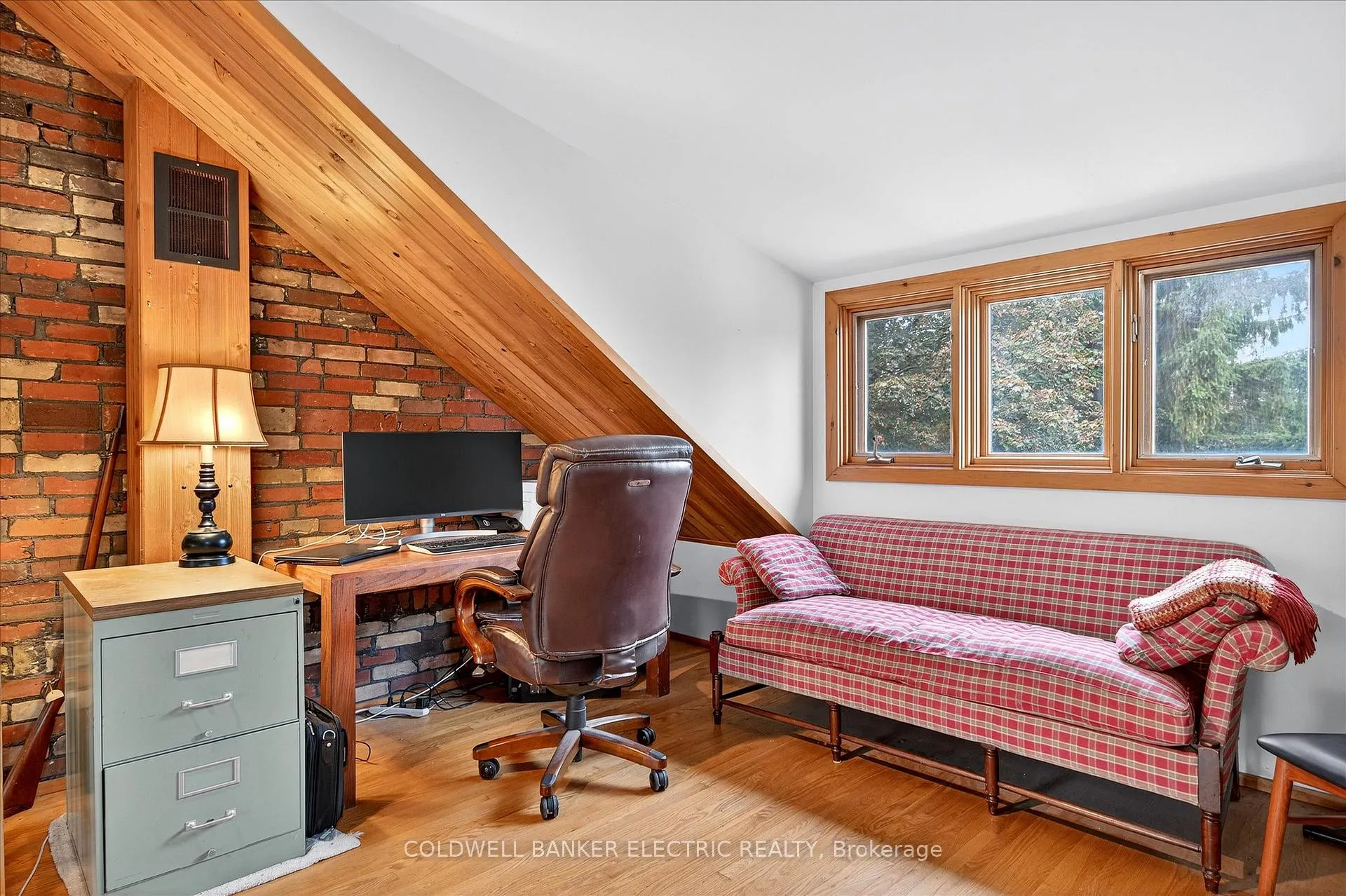 Photo 26 of 230 Geraldine Avenue, Peterborough, Northcrest Ward 5 — HOMEH