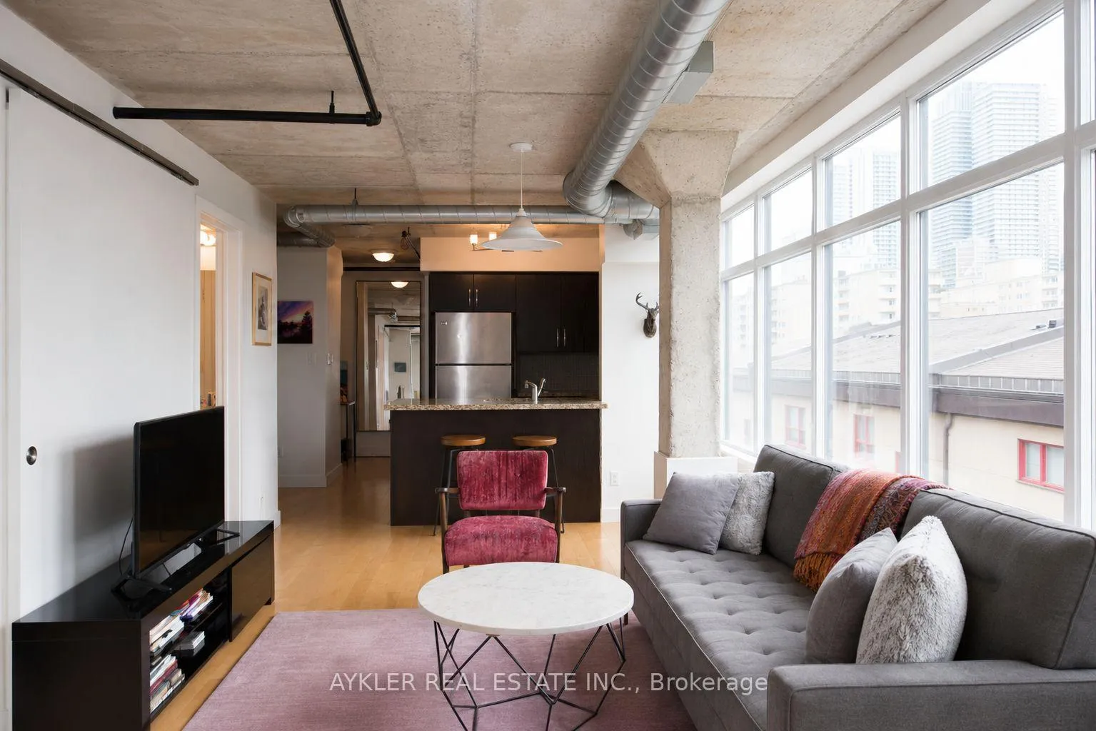 Photo 4 of Unit 502, 10 Wellesley Place, Toronto, North St. James Town — HOMEH