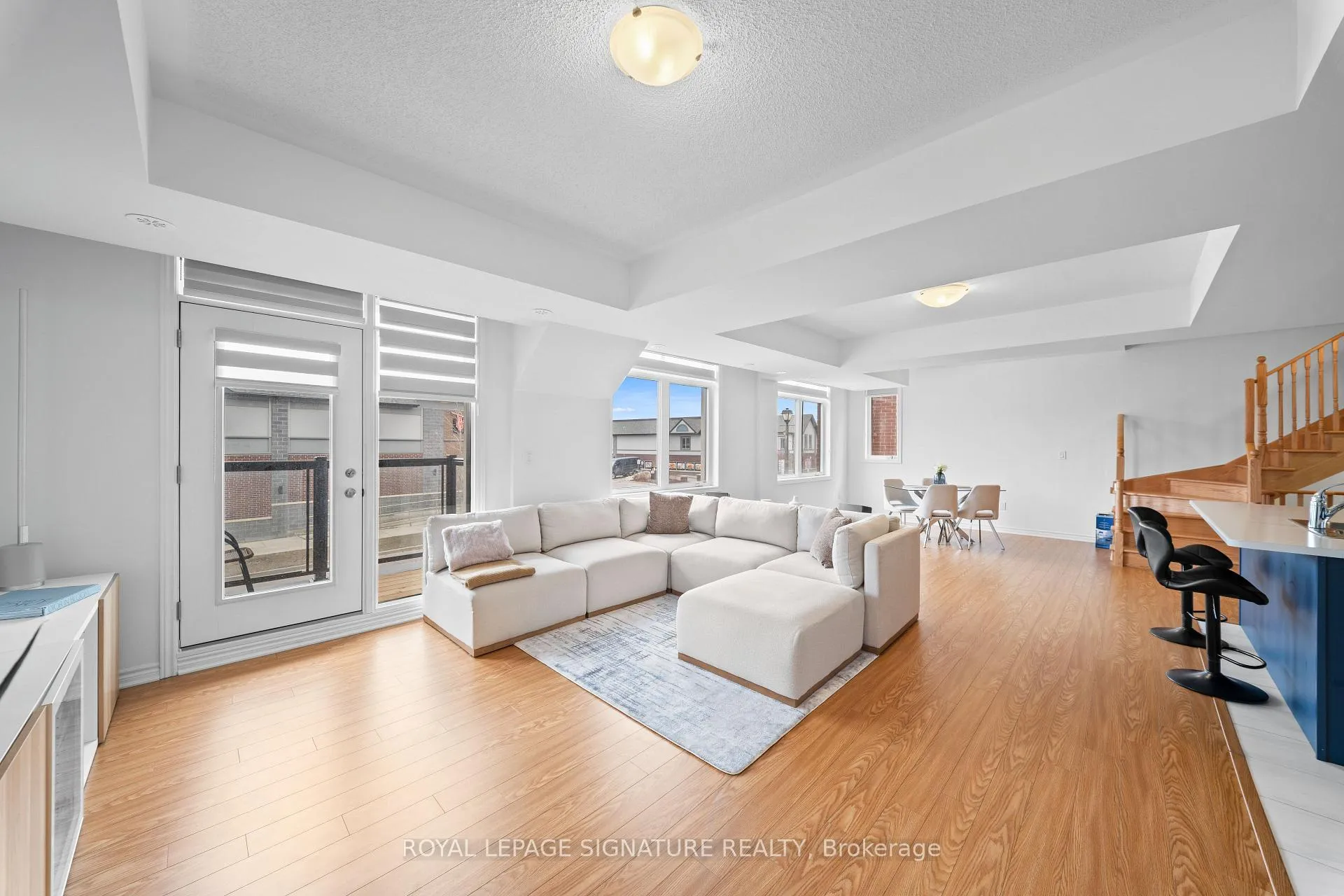 Photo 13 of 429 Dougall Avenue, Caledon, Rural Caledon — HOMEH
