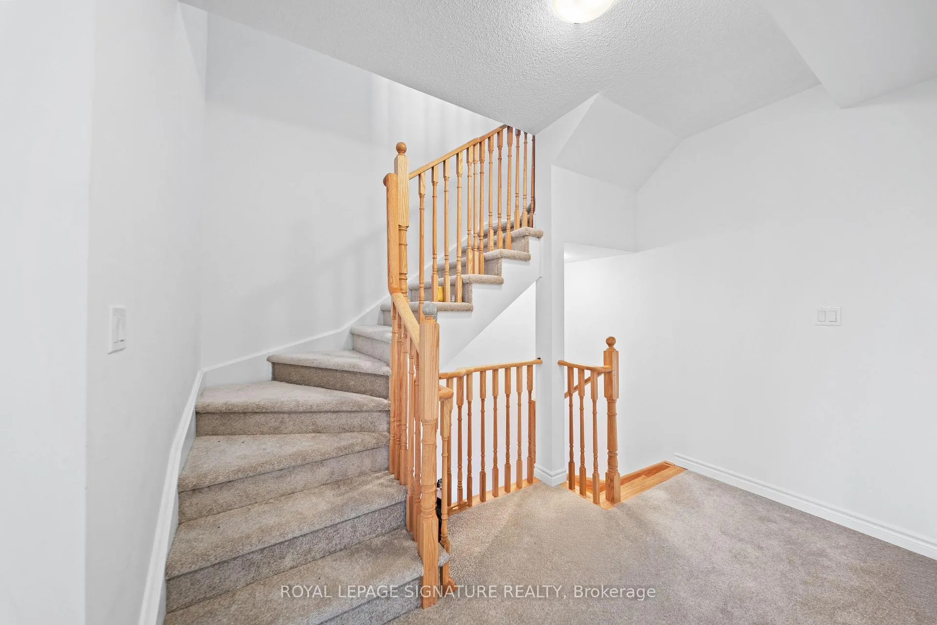 Photo 30 of 429 Dougall Avenue, Caledon, Rural Caledon — HOMEH