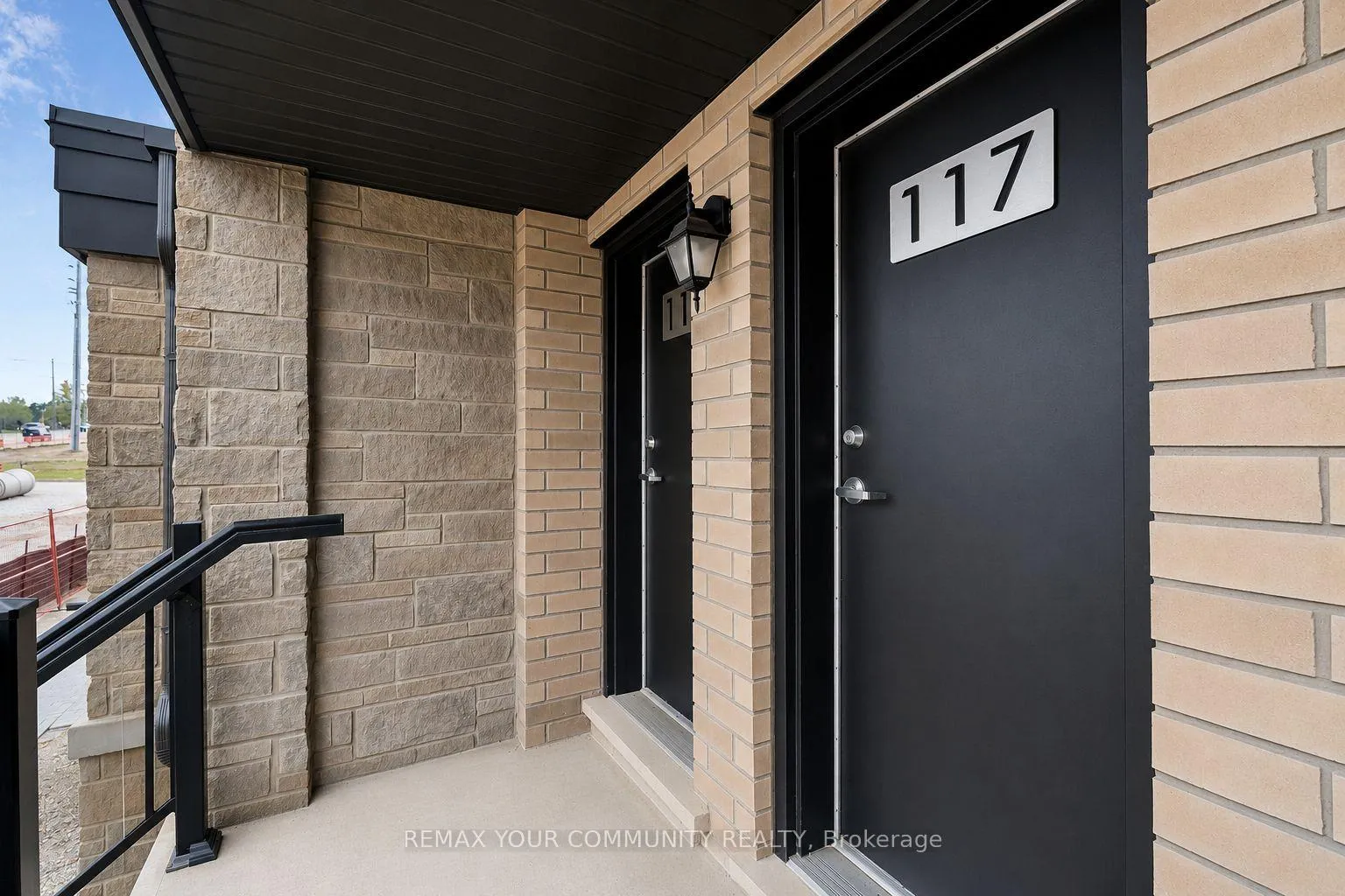 Photo 2 of 117 Appletree Lane, Barrie, Innis-Shore — HOMEH