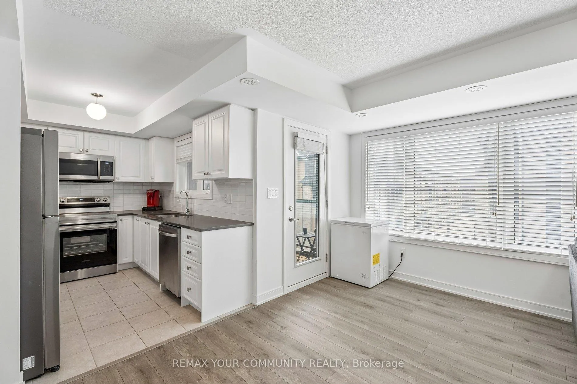 Photo 10 of 117 Appletree Lane, Barrie, Innis-Shore — HOMEH