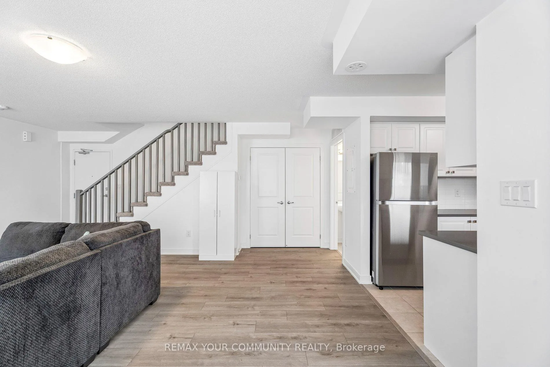 Photo 11 of 117 Appletree Lane, Barrie, Innis-Shore — HOMEH