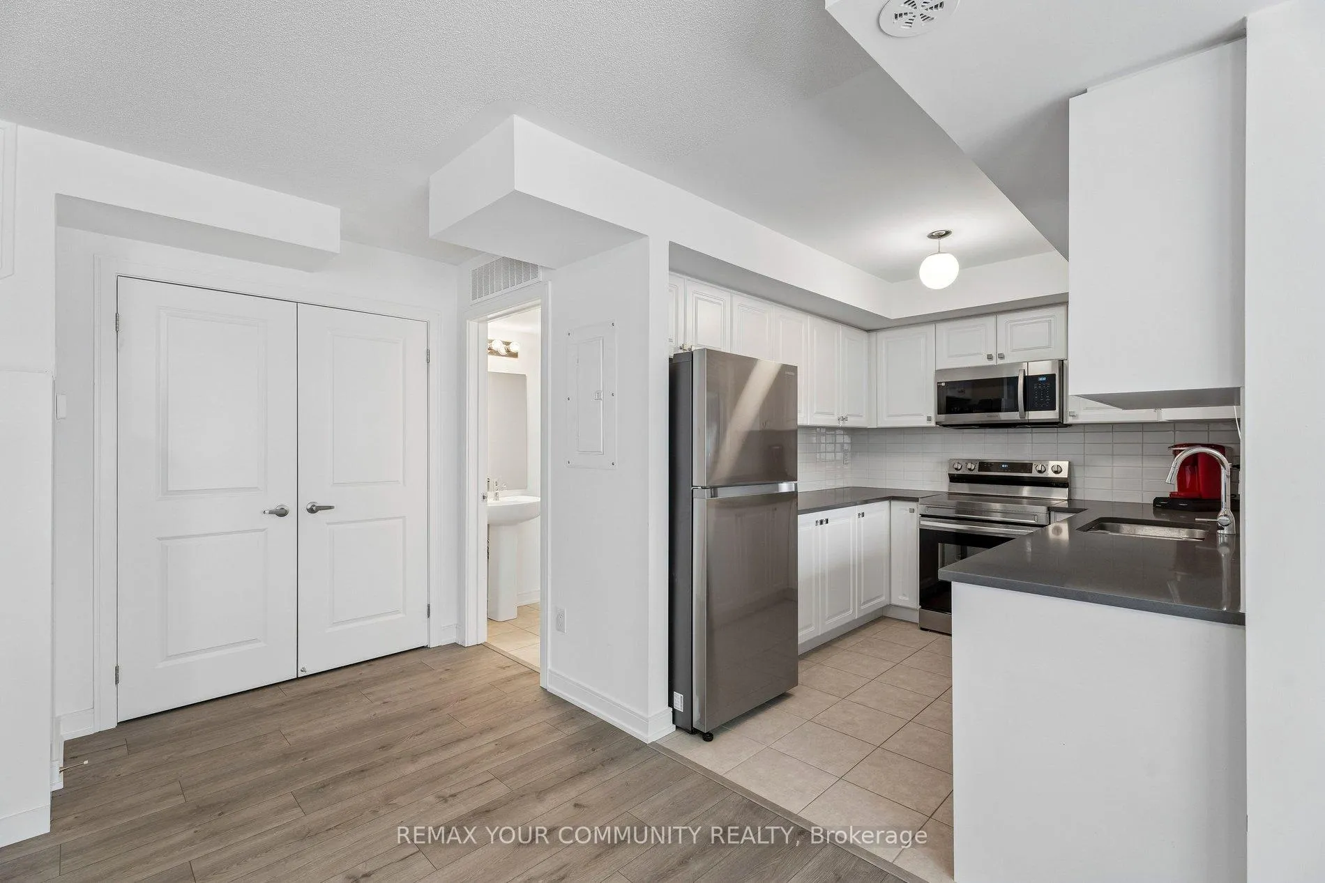 Photo 12 of 117 Appletree Lane, Barrie, Innis-Shore — HOMEH