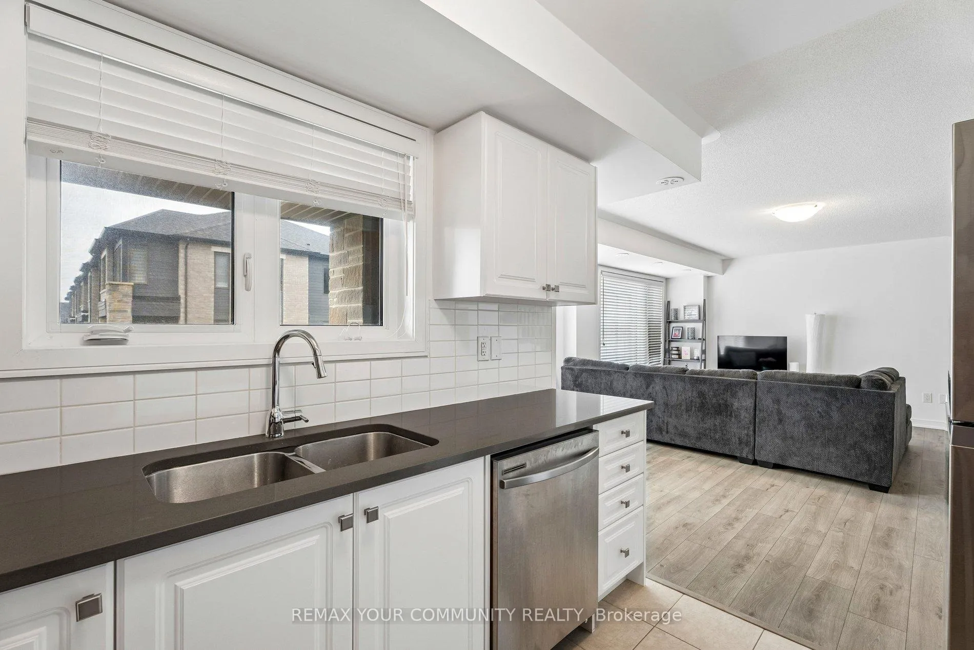 Photo 14 of 117 Appletree Lane, Barrie, Innis-Shore — HOMEH