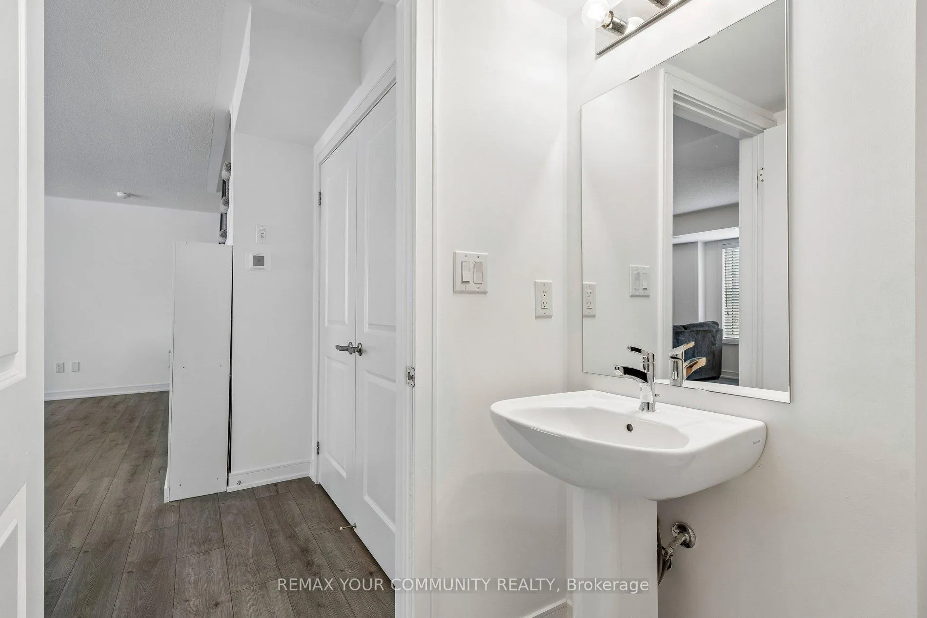 Photo 16 of 117 Appletree Lane, Barrie, Innis-Shore — HOMEH