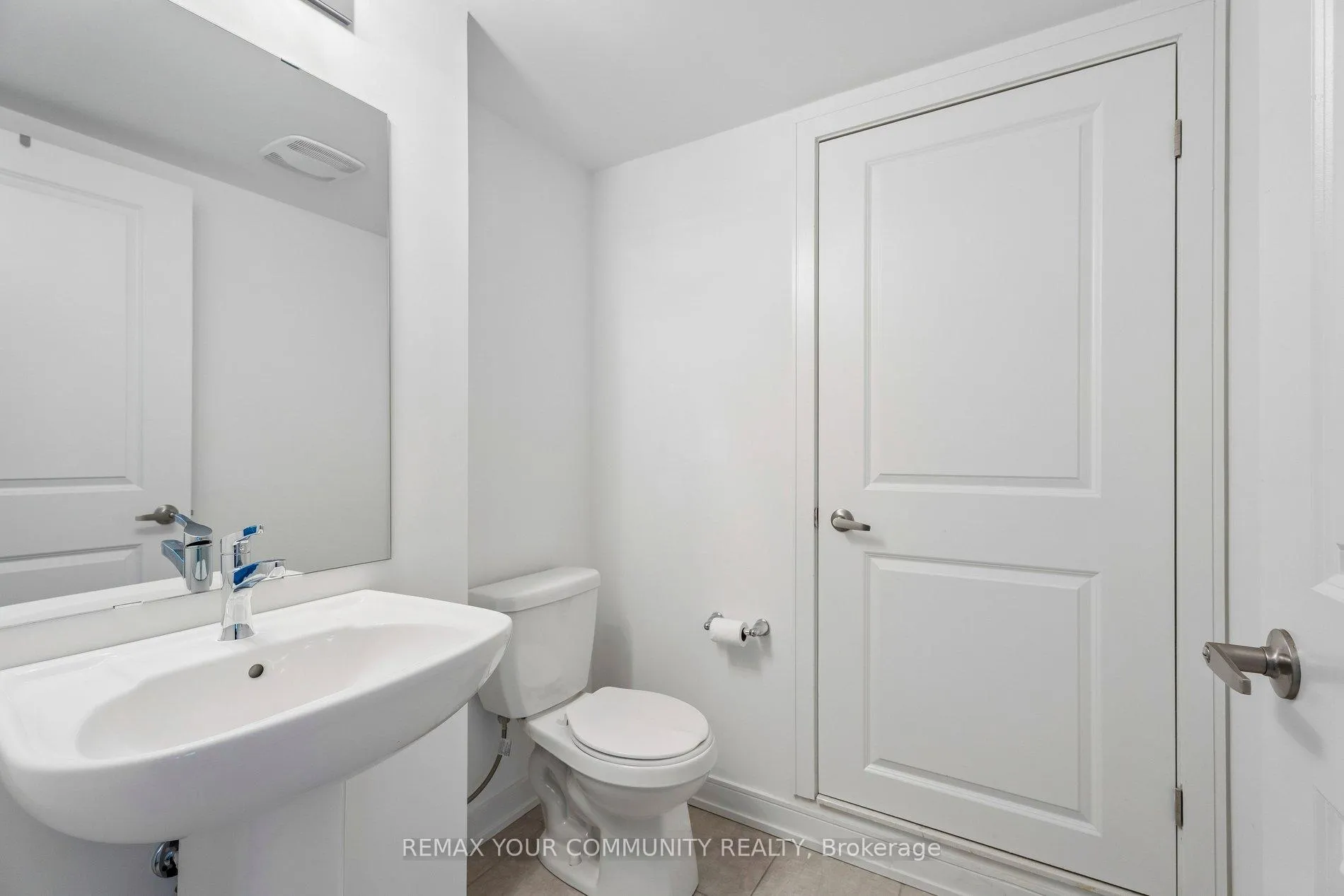 Photo 17 of 117 Appletree Lane, Barrie, Innis-Shore — HOMEH