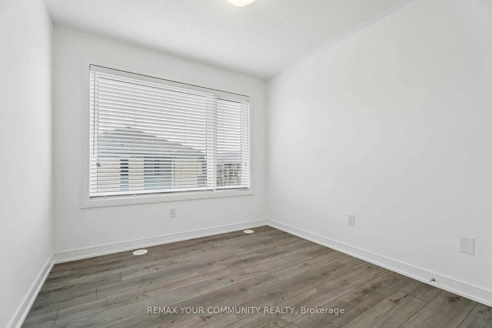 Photo 20 of 117 Appletree Lane, Barrie, Innis-Shore — HOMEH
