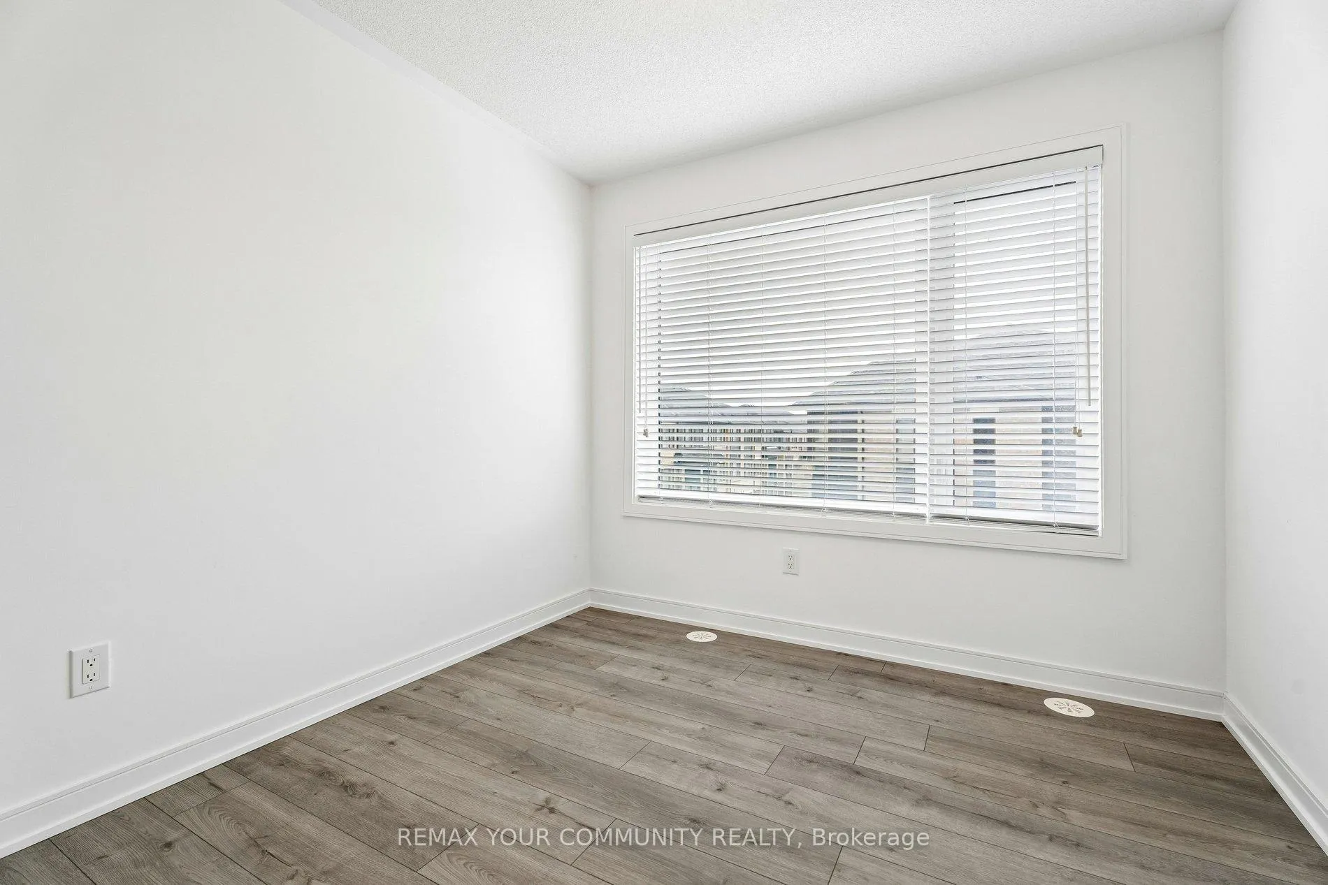 Photo 21 of 117 Appletree Lane, Barrie, Innis-Shore — HOMEH