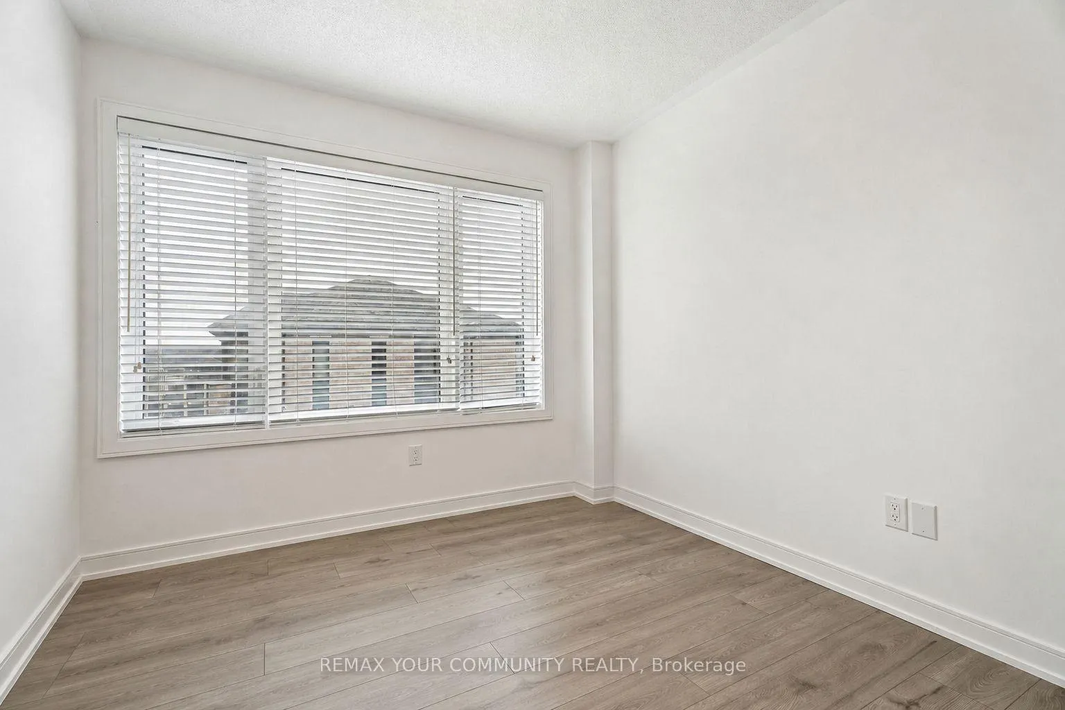 Photo 24 of 117 Appletree Lane, Barrie, Innis-Shore — HOMEH