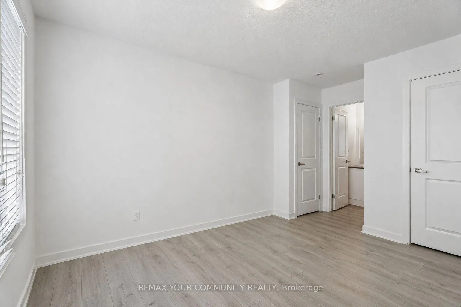 Photo 25 of 117 Appletree Lane, Barrie, Innis-Shore — HOMEH