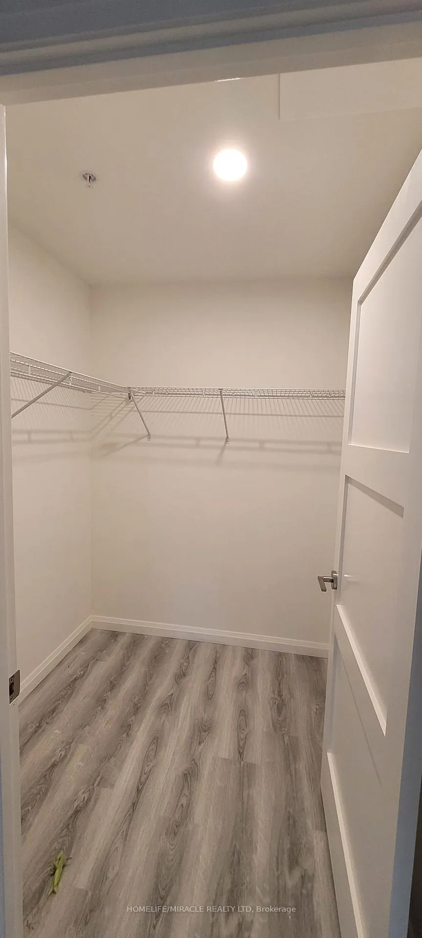 Photo 7 of Unit 304, 1098 Paisley Road, Guelph, Willow West/Sugarbush/West Acres — HOMEH