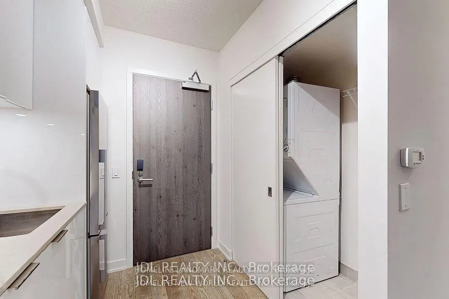 Photo 8 of Unit 408, 25 Richmond St Street E, Toronto, Church-Yonge Corridor — HOMEH