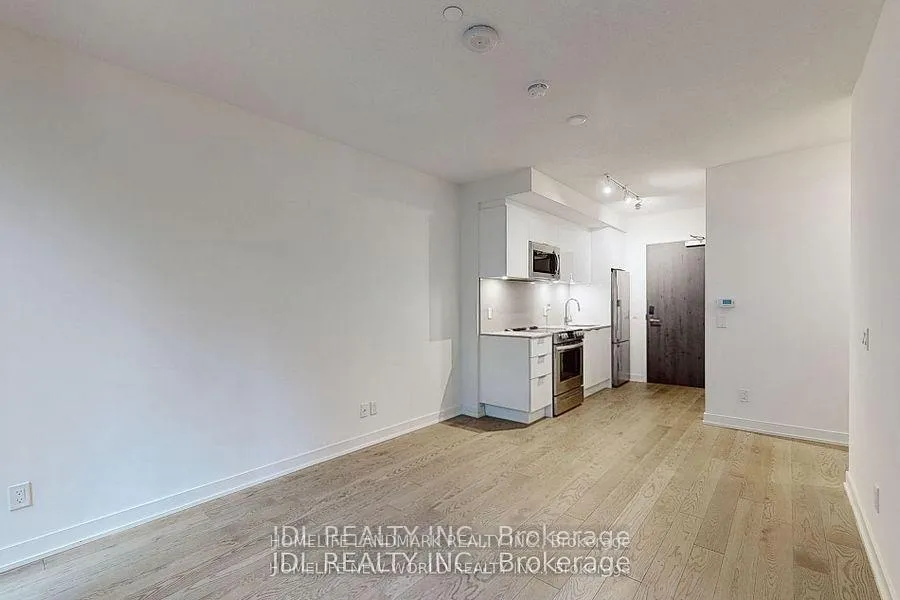 Photo 10 of Unit 408, 25 Richmond St Street E, Toronto, Church-Yonge Corridor — HOMEH