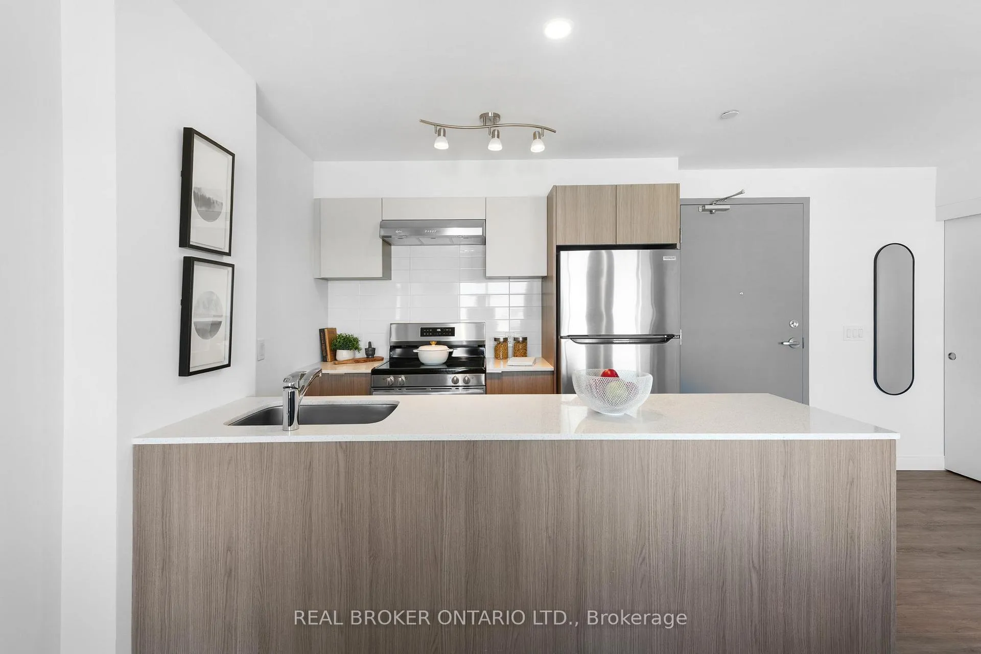 Photo 2 of Unit 415, 100 Manett Crescent, Brampton, Brampton West — HOMEH