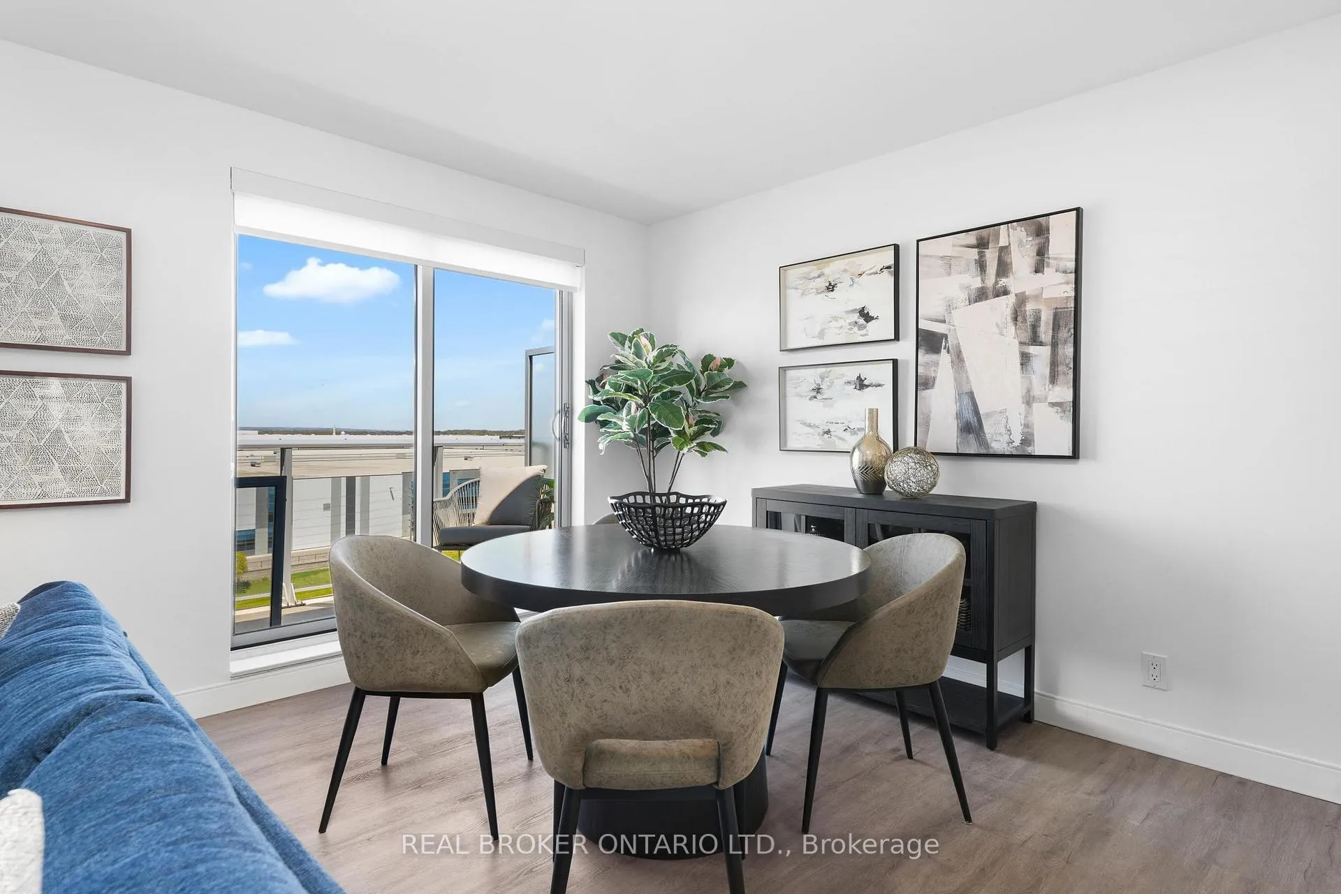 Photo 4 of Unit 415, 100 Manett Crescent, Brampton, Brampton West — HOMEH