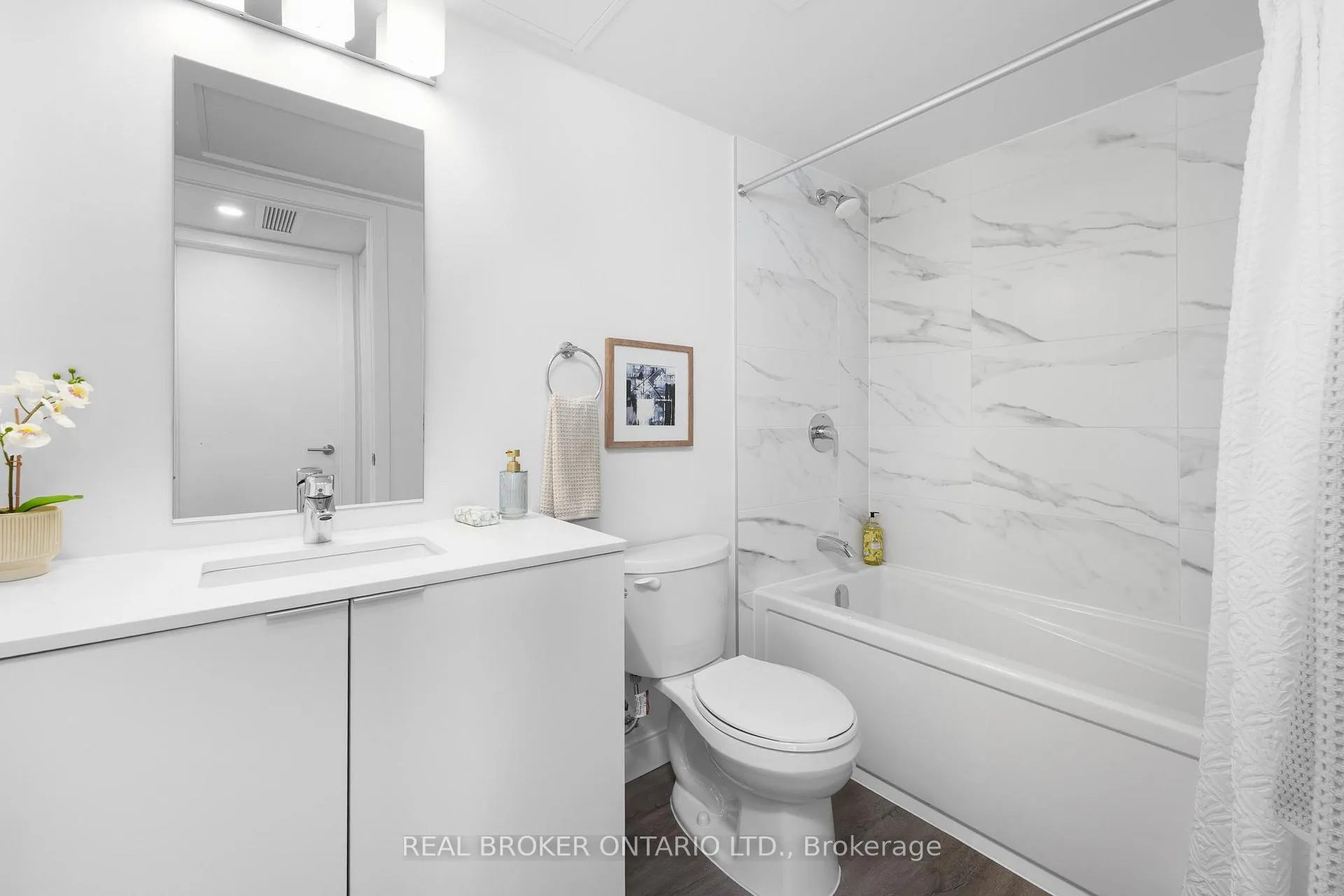 Photo 5 of Unit 415, 100 Manett Crescent, Brampton, Brampton West — HOMEH