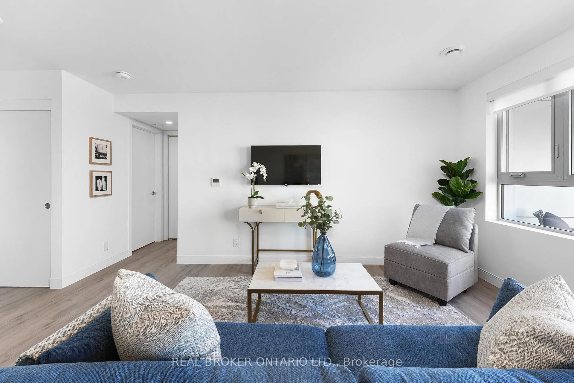 Photo 8 of Unit 415, 100 Manett Crescent, Brampton, Brampton West — HOMEH