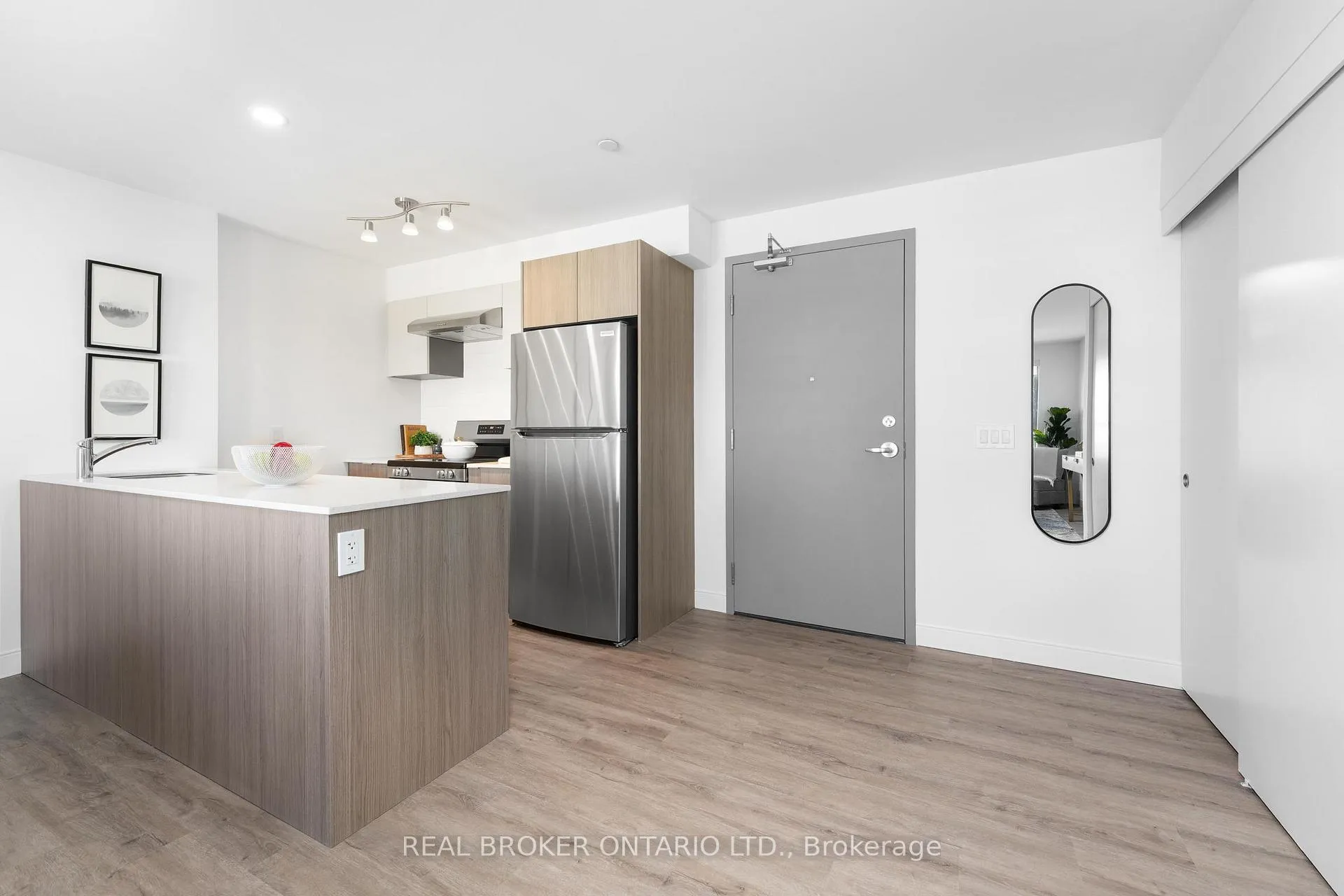 Photo 11 of Unit 415, 100 Manett Crescent, Brampton, Brampton West — HOMEH