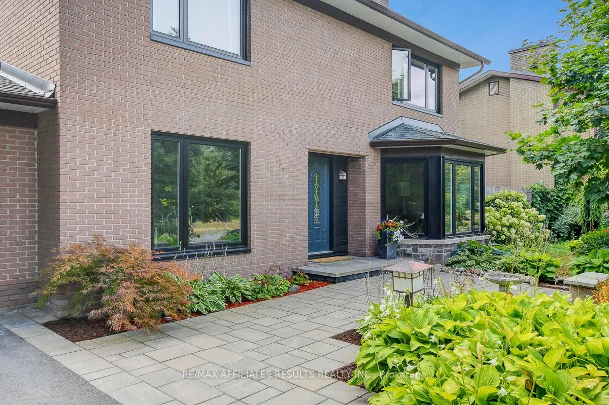 Photo 2 of 5 Tiffany Crescent, Ottawa, Kanata - Beaverbrook — HOMEH