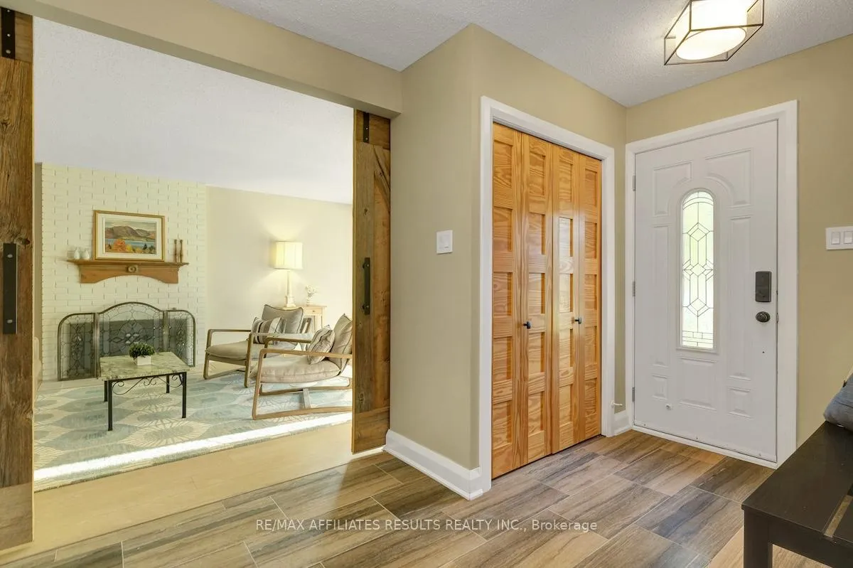 Photo 3 of 5 Tiffany Crescent, Ottawa, Kanata - Beaverbrook — HOMEH