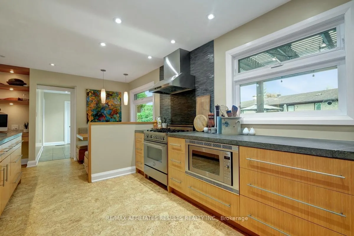 Photo 12 of 5 Tiffany Crescent, Ottawa, Kanata - Beaverbrook — HOMEH